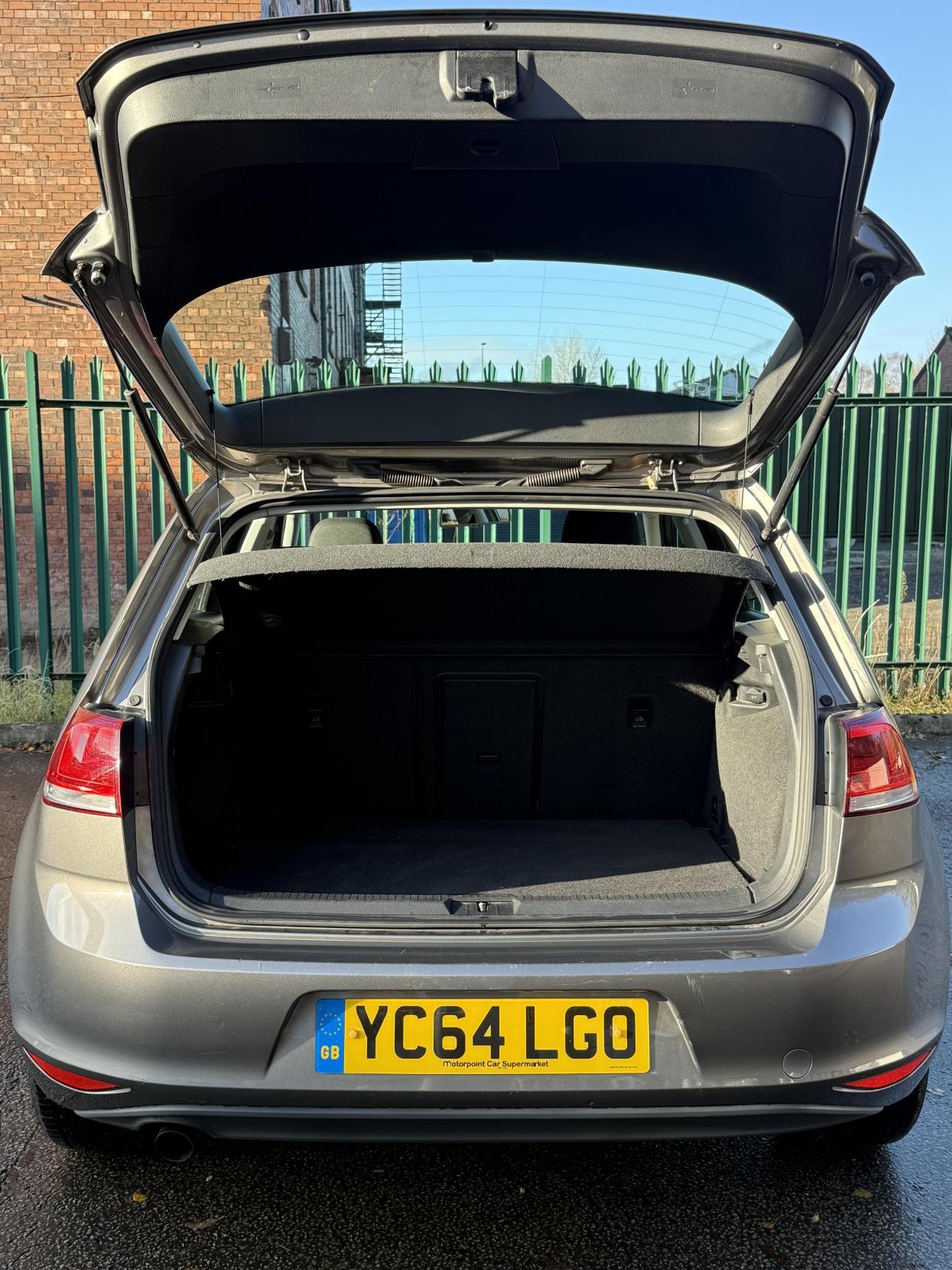 Volkswagen Golf 1.6 TDI BlueMotion Tech SE Hatchback 5dr Diesel DSG Euro 5 (s/s) (105 ps)