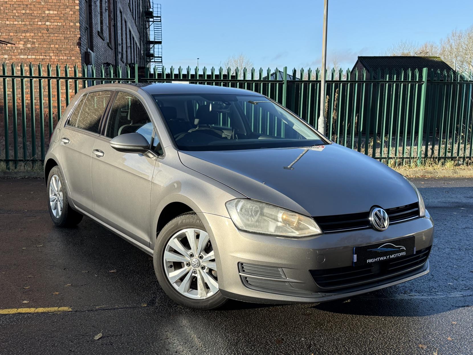 Volkswagen Golf 1.6 TDI BlueMotion Tech SE Hatchback 5dr Diesel DSG Euro 5 (s/s) (105 ps)