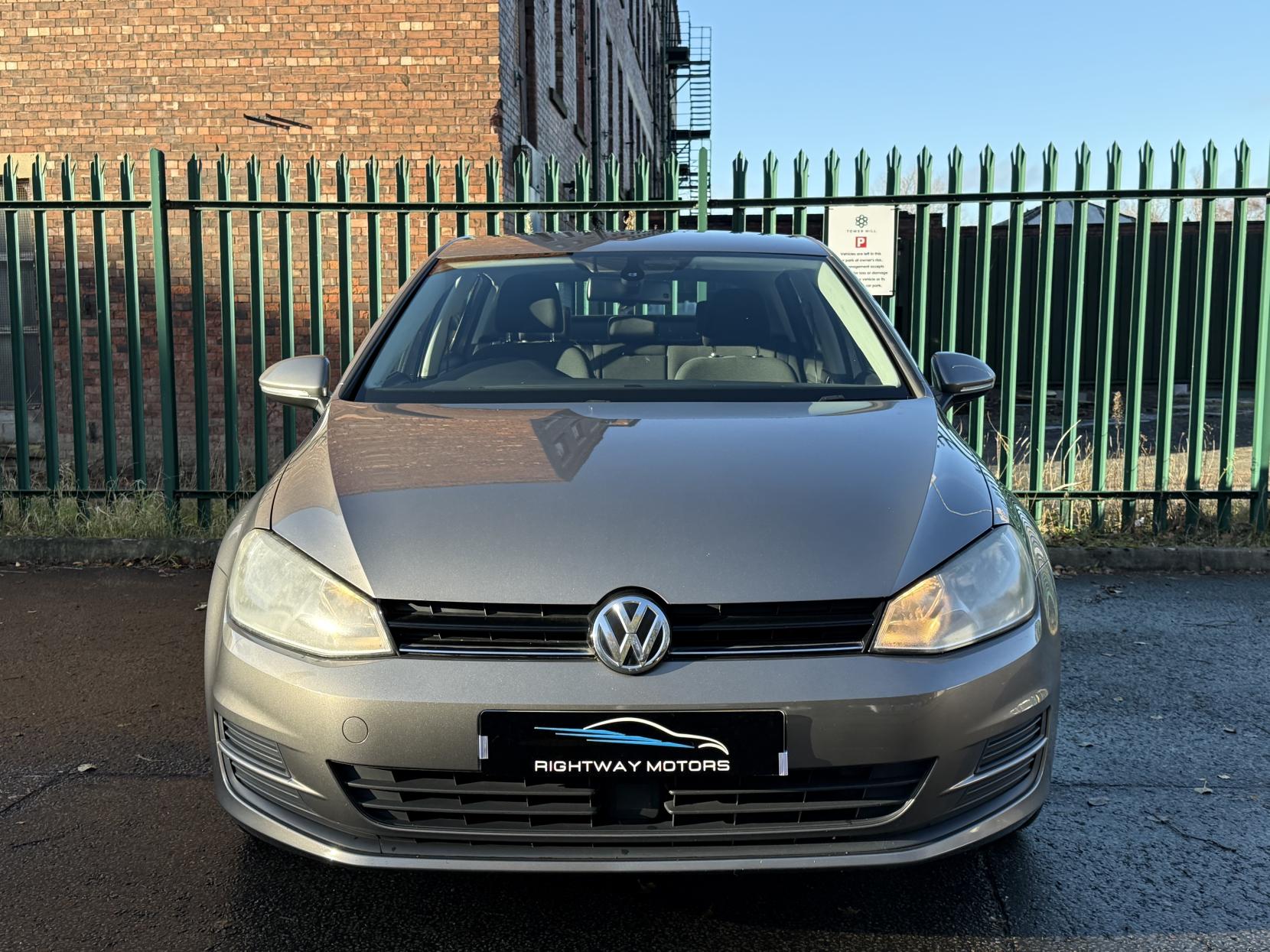 Volkswagen Golf 1.6 TDI BlueMotion Tech SE Hatchback 5dr Diesel DSG Euro 5 (s/s) (105 ps)