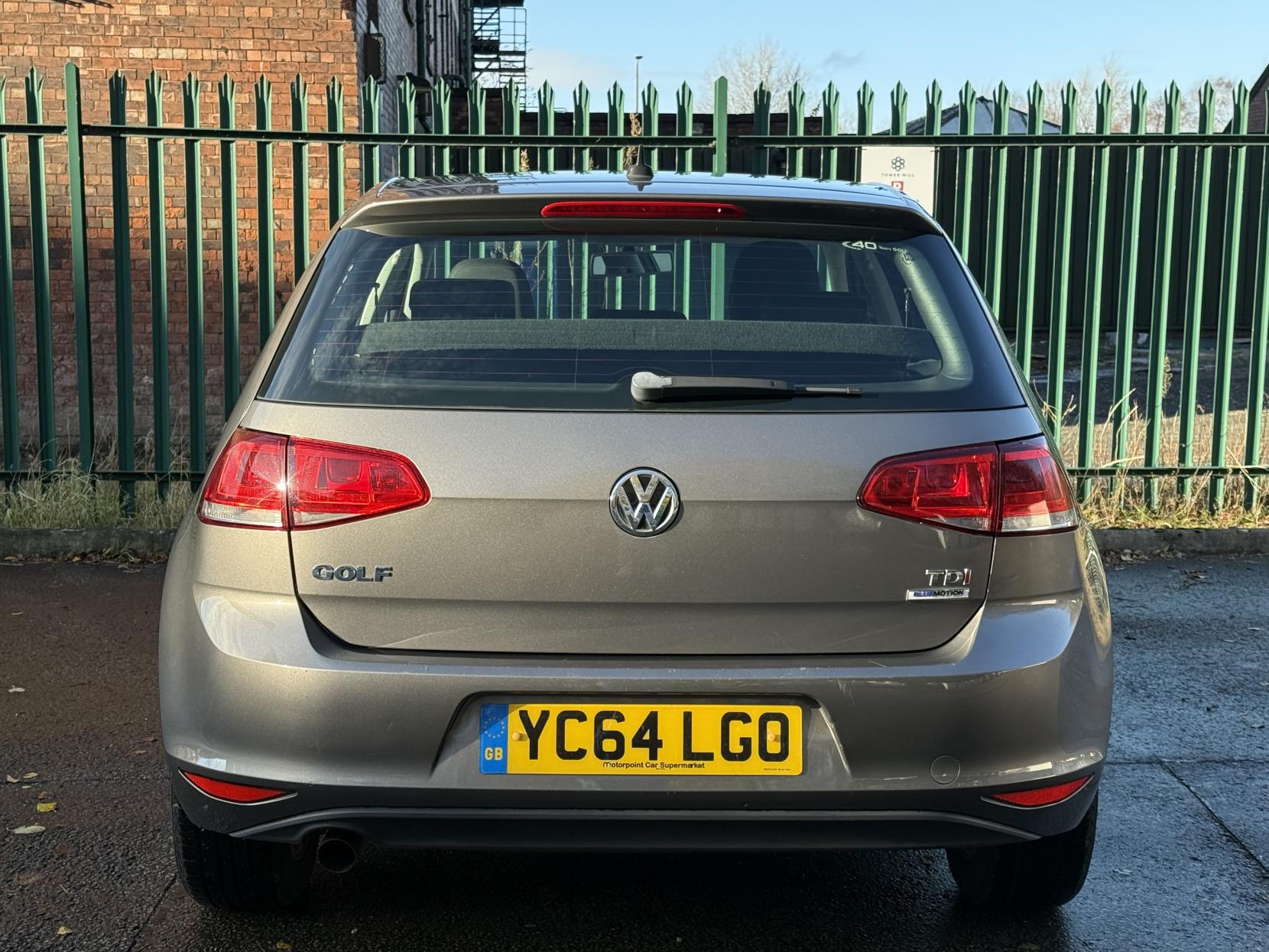 Volkswagen Golf 1.6 TDI BlueMotion Tech SE Hatchback 5dr Diesel DSG Euro 5 (s/s) (105 ps)