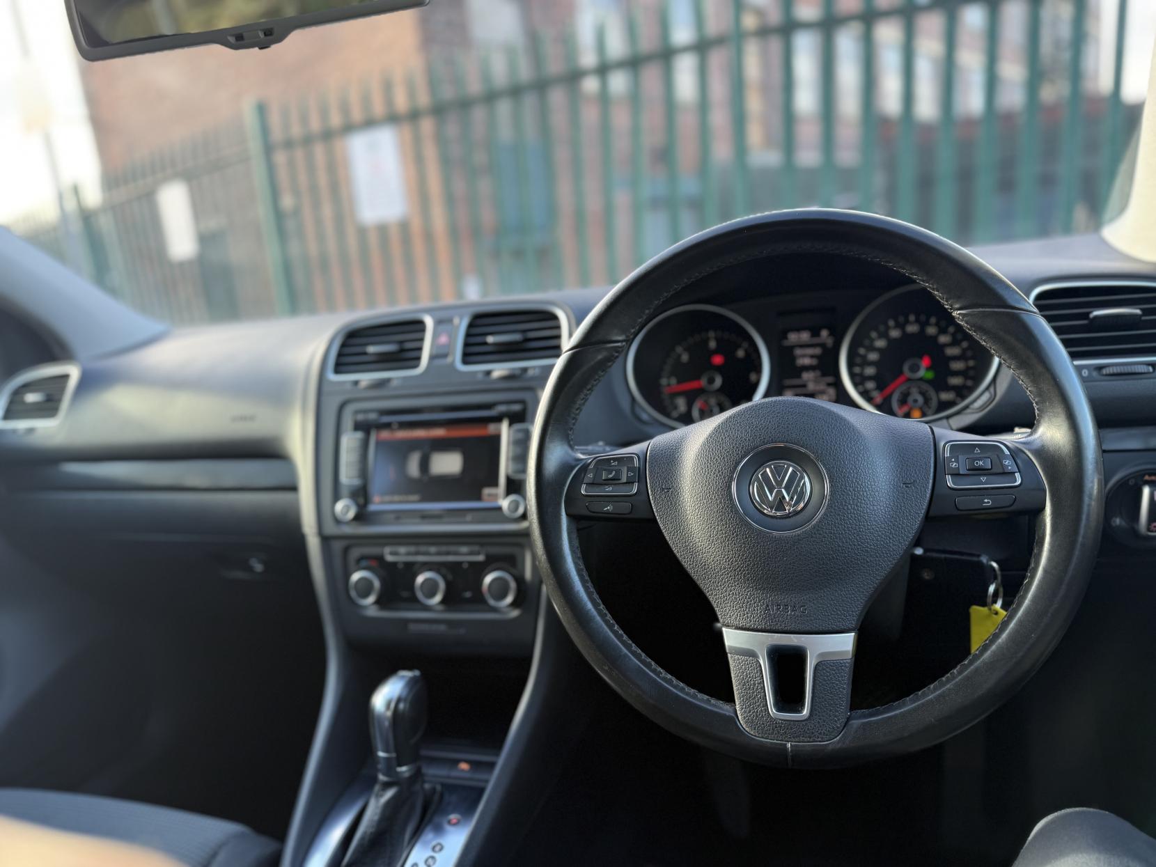 Volkswagen Golf 1.6 TDI Match Hatchback 5dr Diesel DSG Euro 5 (105 ps)