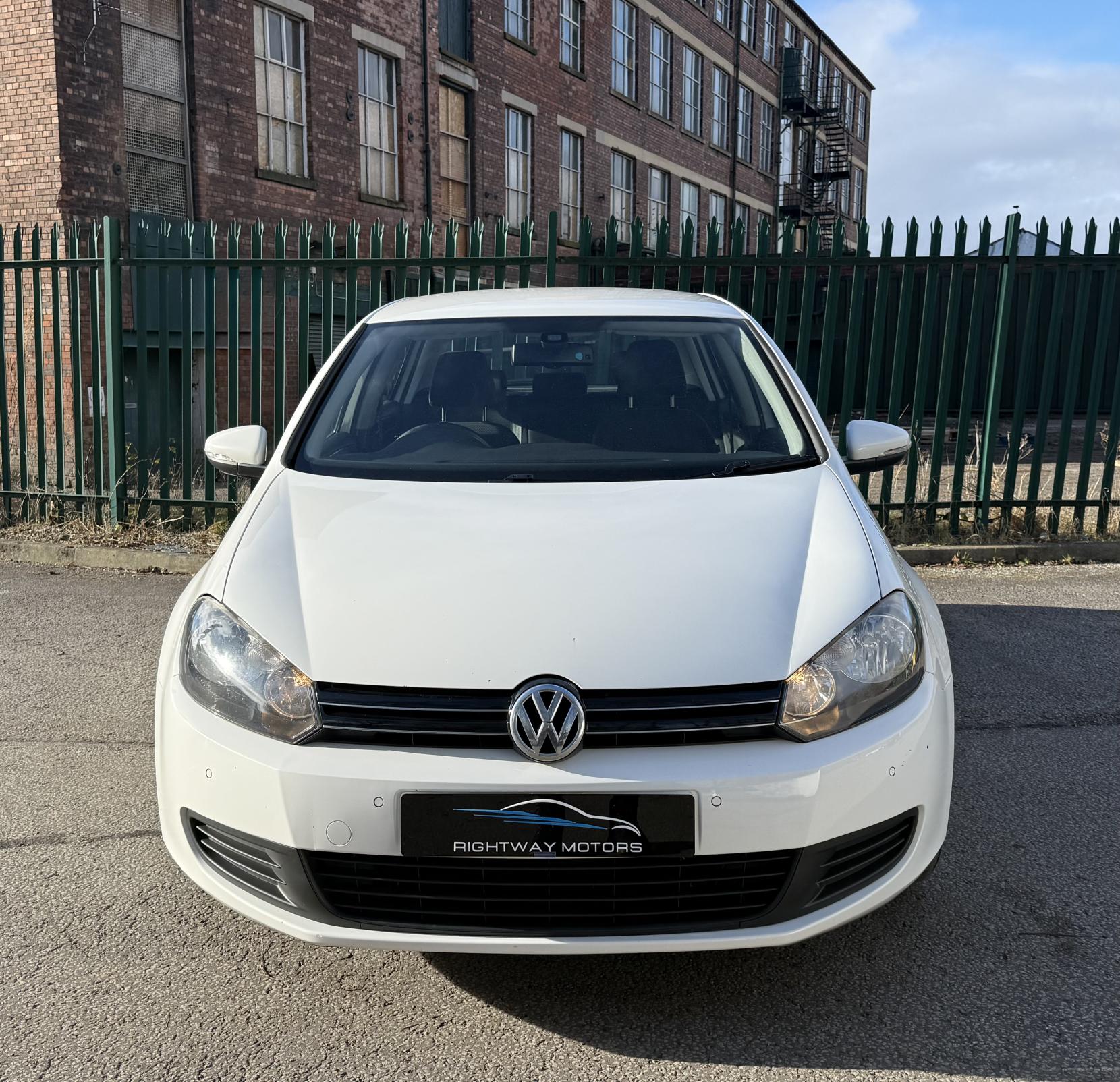 Volkswagen Golf 1.6 TDI Match Hatchback 5dr Diesel DSG Euro 5 (105 ps)