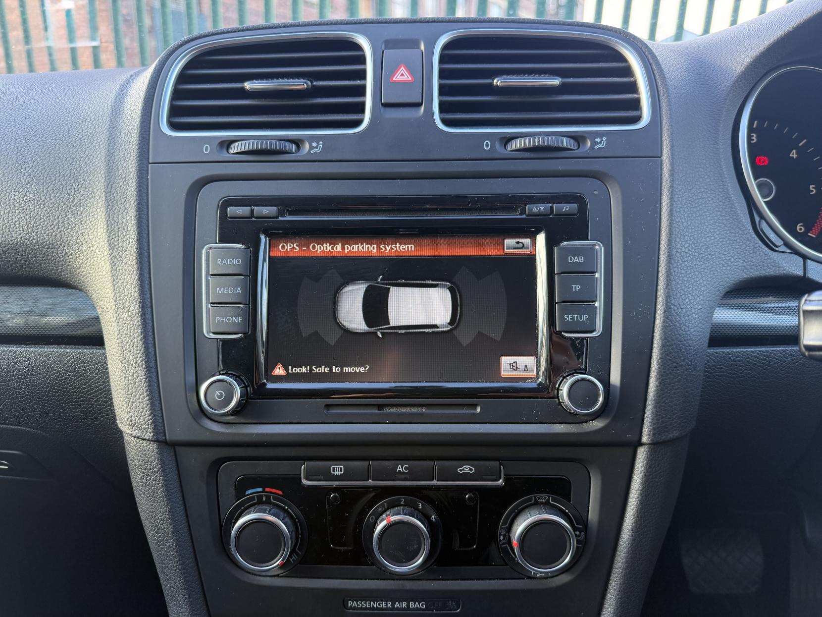 Volkswagen Golf 1.6 TDI Match Hatchback 5dr Diesel DSG Euro 5 (105 ps)