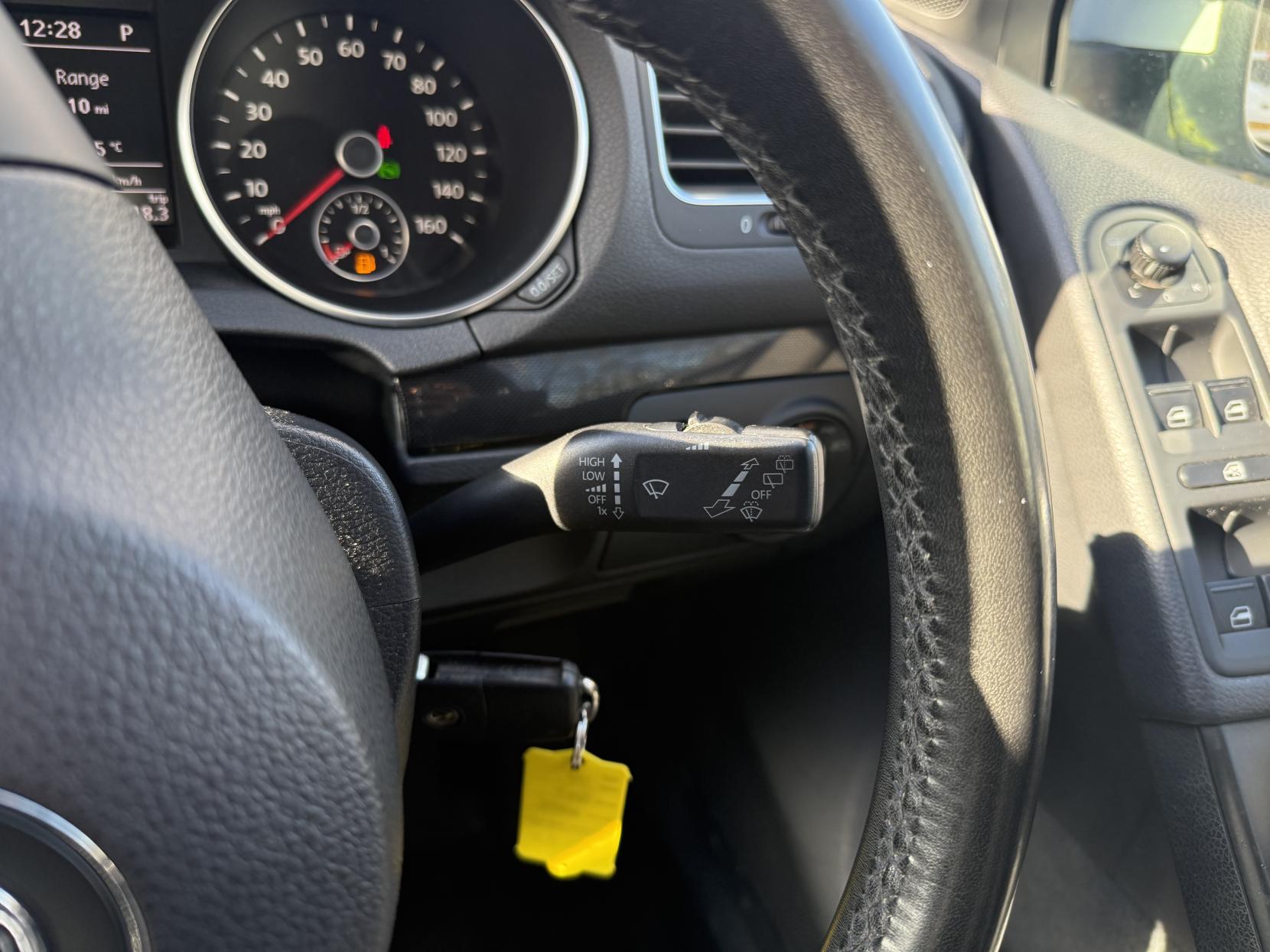 Volkswagen Golf 1.6 TDI Match Hatchback 5dr Diesel DSG Euro 5 (105 ps)