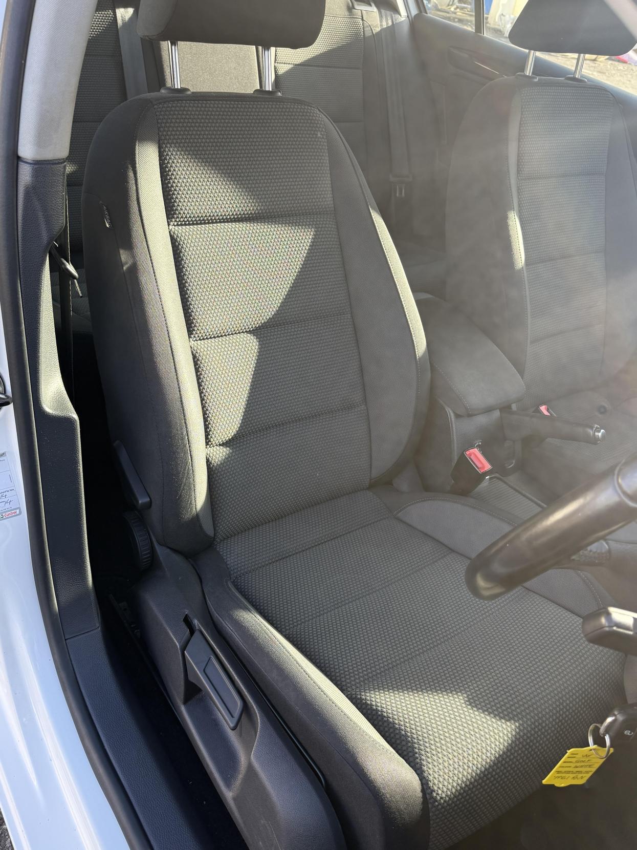 Volkswagen Golf 1.6 TDI Match Hatchback 5dr Diesel DSG Euro 5 (105 ps)