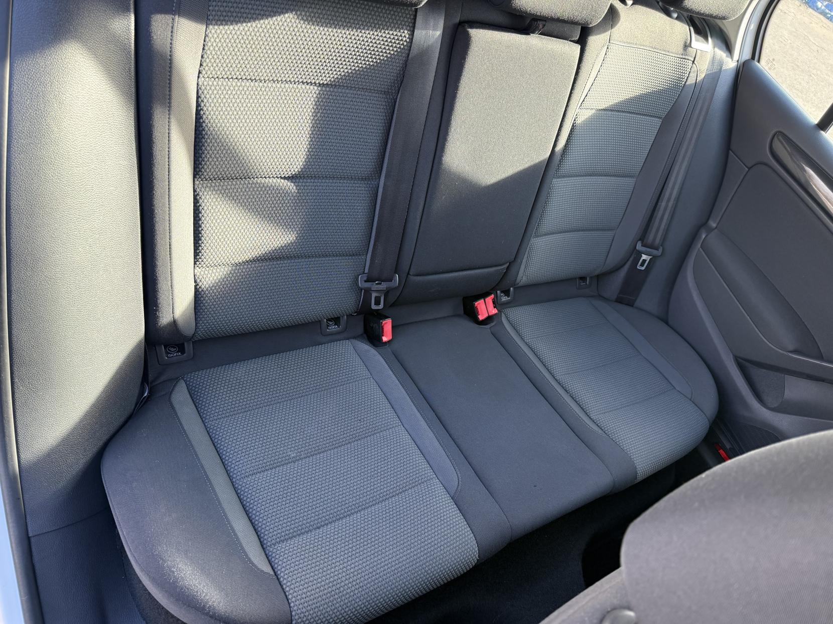 Volkswagen Golf 1.6 TDI Match Hatchback 5dr Diesel DSG Euro 5 (105 ps)