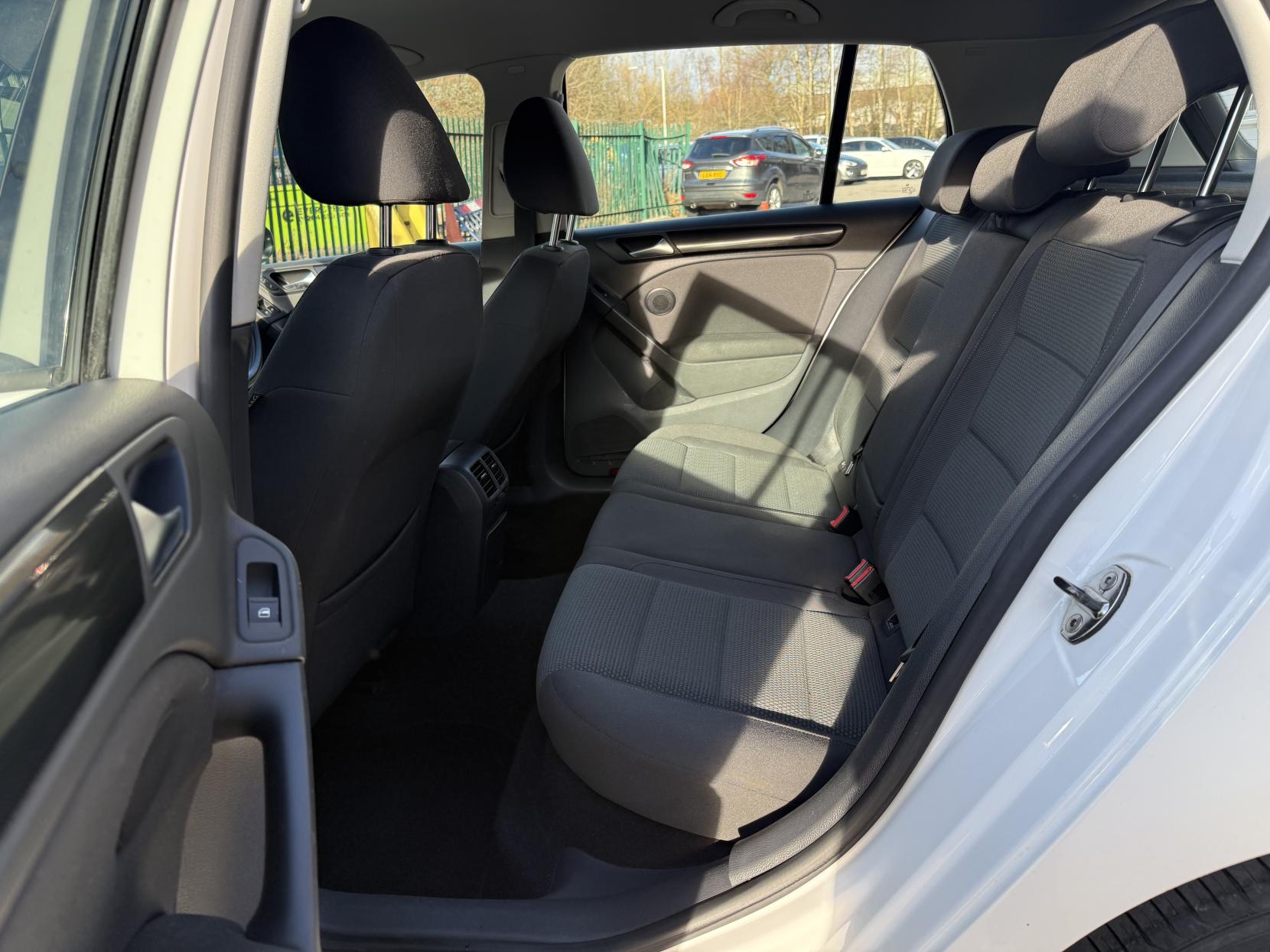 Volkswagen Golf 1.6 TDI Match Hatchback 5dr Diesel DSG Euro 5 (105 ps)