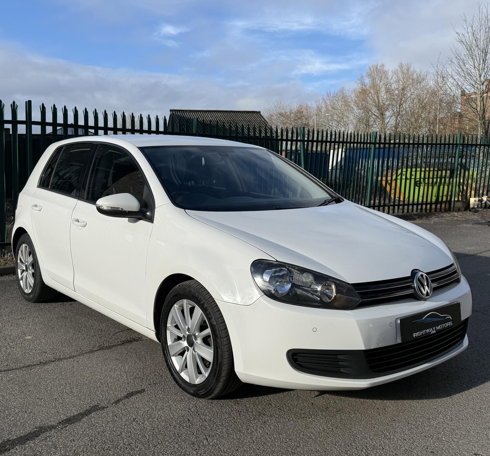 Volkswagen Golf 1.6 TDI Match Hatchback 5dr Diesel DSG Euro 5 (105 ps)