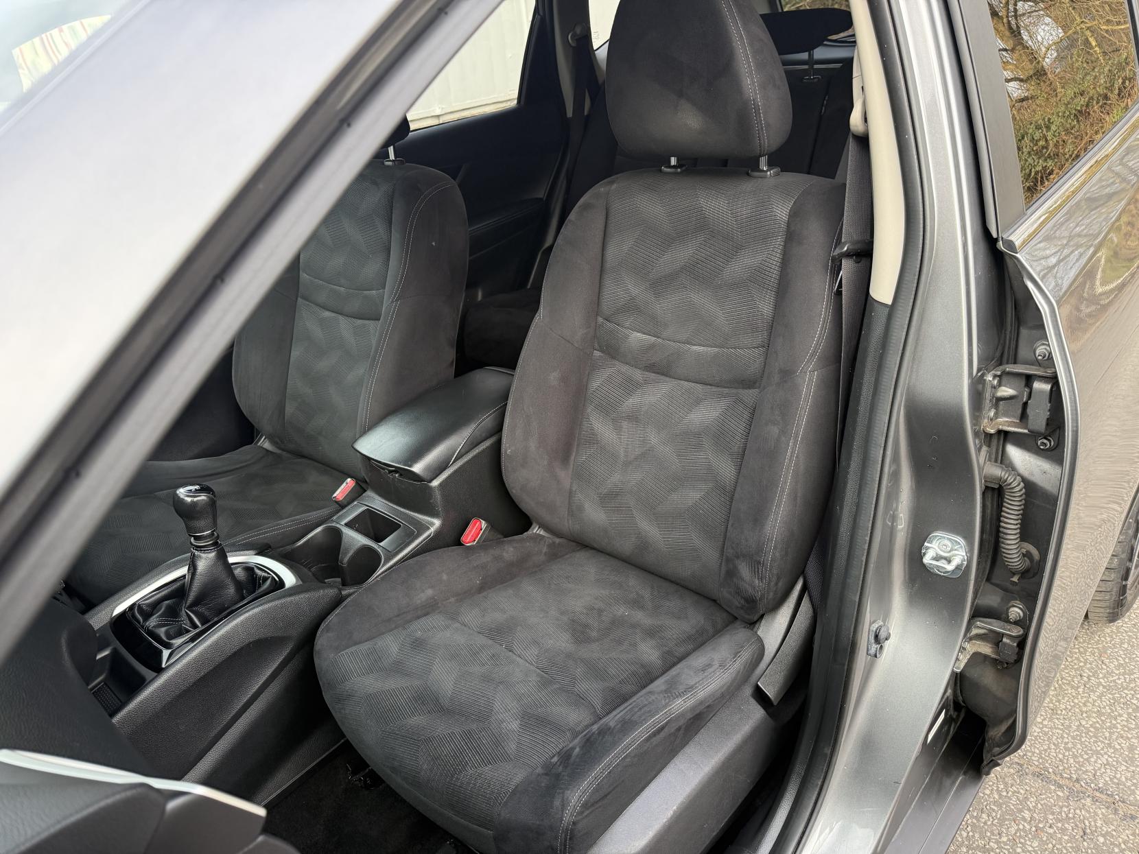 Nissan X-Trail 1.6 dCi N-Vision SUV 5dr Diesel Manual Euro 6 (s/s) (130 ps)