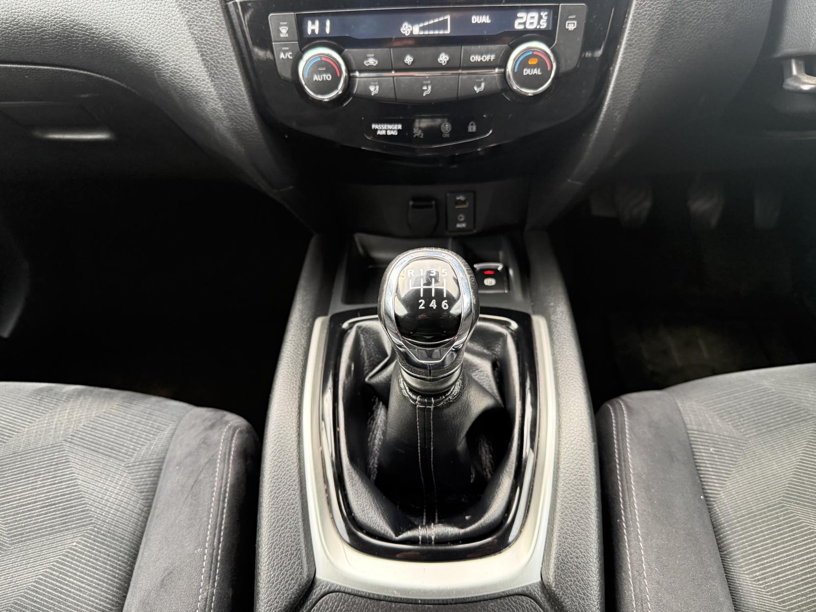 Nissan X-Trail 1.6 dCi N-Vision SUV 5dr Diesel Manual Euro 6 (s/s) (130 ps)