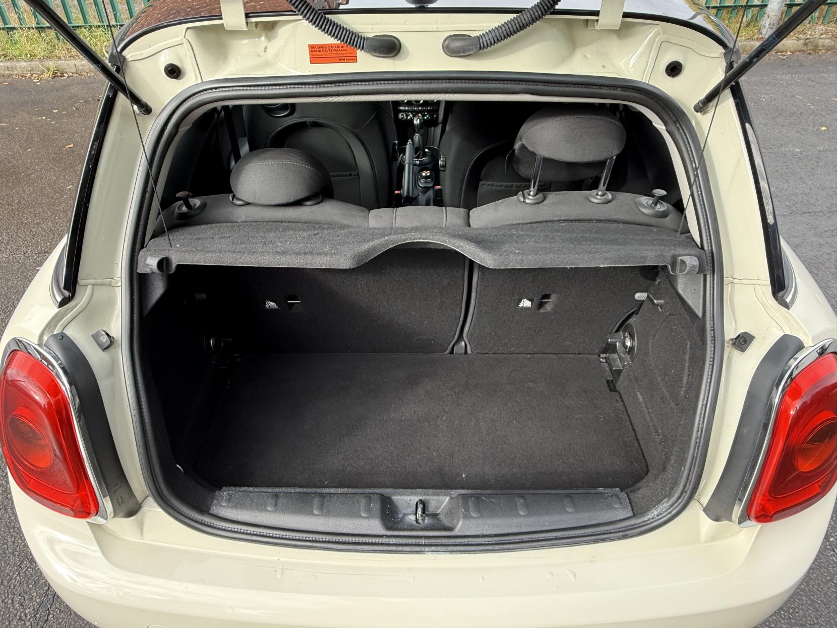 MINI Hatch 1.5 Cooper Hatchback 3dr Petrol Manual Euro 6 (s/s) (136 ps)