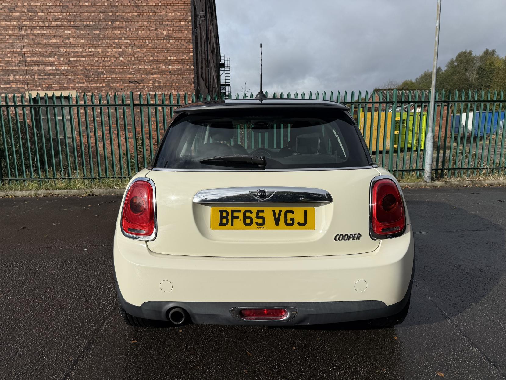 MINI Hatch 1.5 Cooper Hatchback 3dr Petrol Manual Euro 6 (s/s) (136 ps)