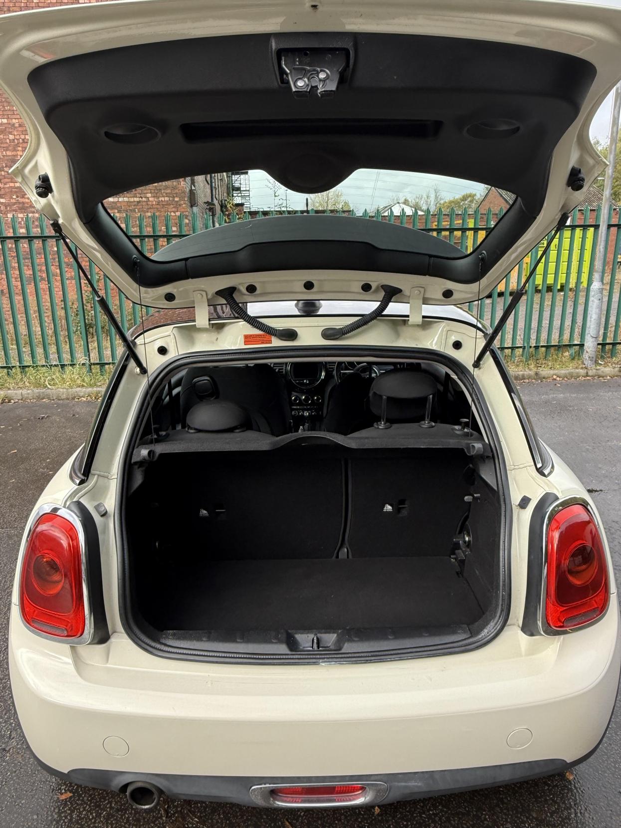 MINI Hatch 1.5 Cooper Hatchback 3dr Petrol Manual Euro 6 (s/s) (136 ps)