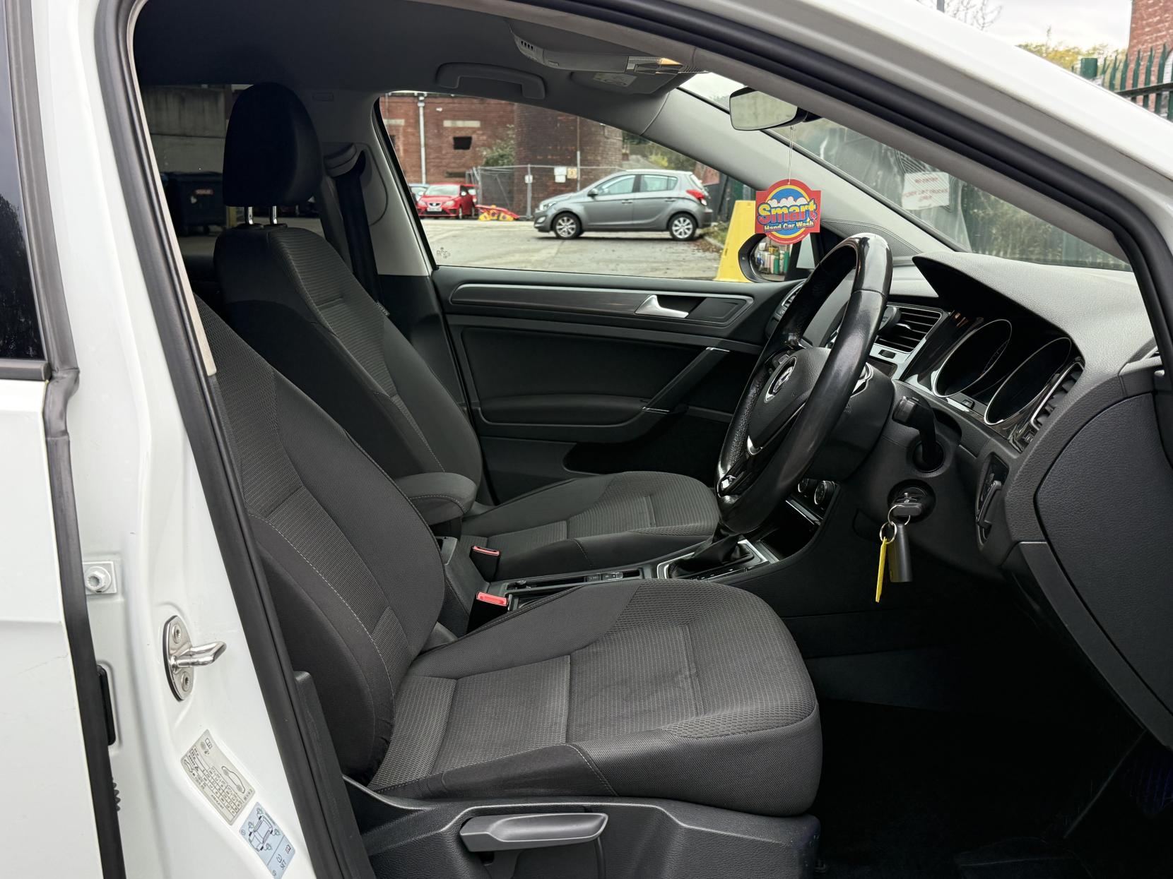 Volkswagen Golf 1.4 TSI BlueMotion Tech SE Nav Hatchback 5dr Petrol DSG Euro 6 (s/s) (125 ps)