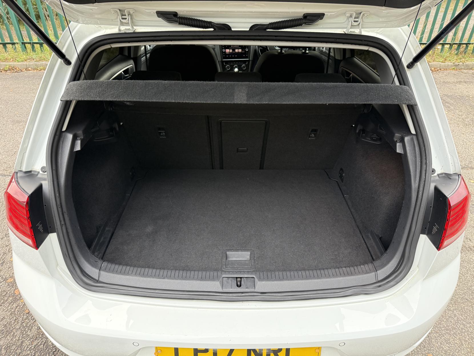 Volkswagen Golf 1.4 TSI BlueMotion Tech SE Nav Hatchback 5dr Petrol DSG Euro 6 (s/s) (125 ps)