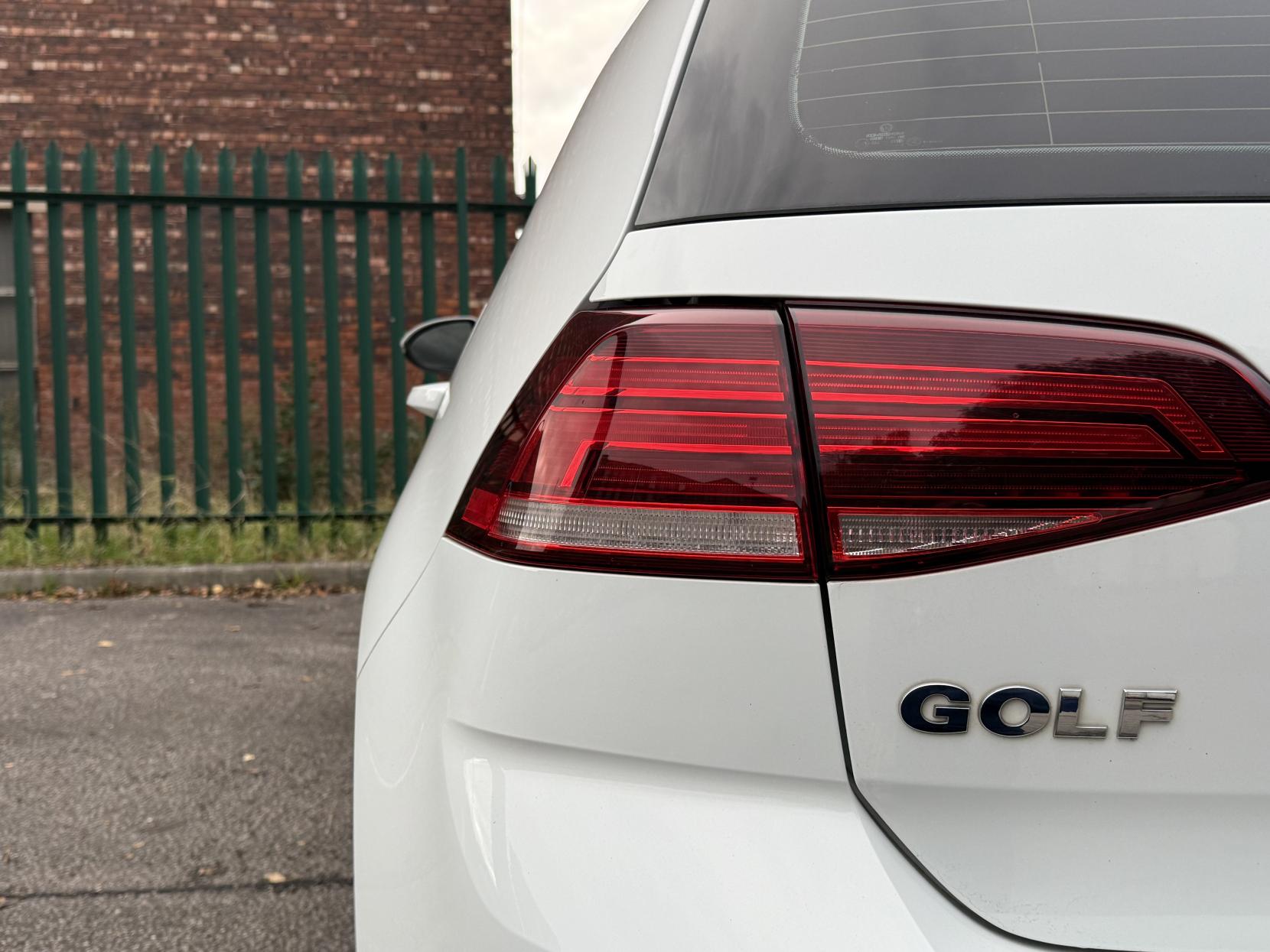 Volkswagen Golf 1.4 TSI BlueMotion Tech SE Nav Hatchback 5dr Petrol DSG Euro 6 (s/s) (125 ps)