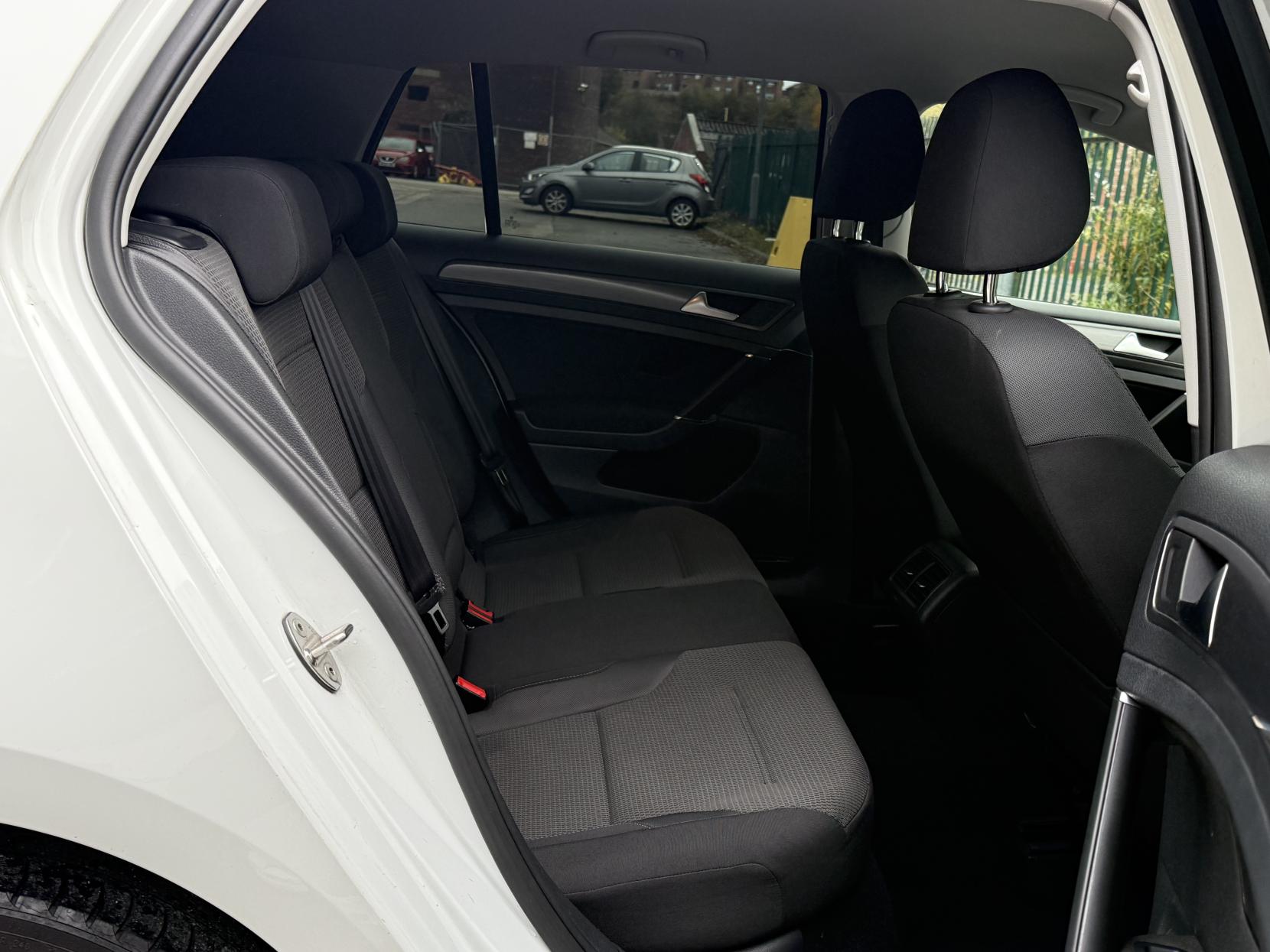 Volkswagen Golf 1.4 TSI BlueMotion Tech SE Nav Hatchback 5dr Petrol DSG Euro 6 (s/s) (125 ps)