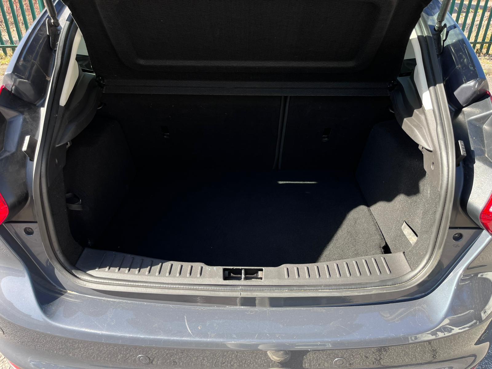 Ford Focus 1.6 TDCi Zetec Hatchback 5dr Diesel Manual Euro 5 (s/s) (115 ps)