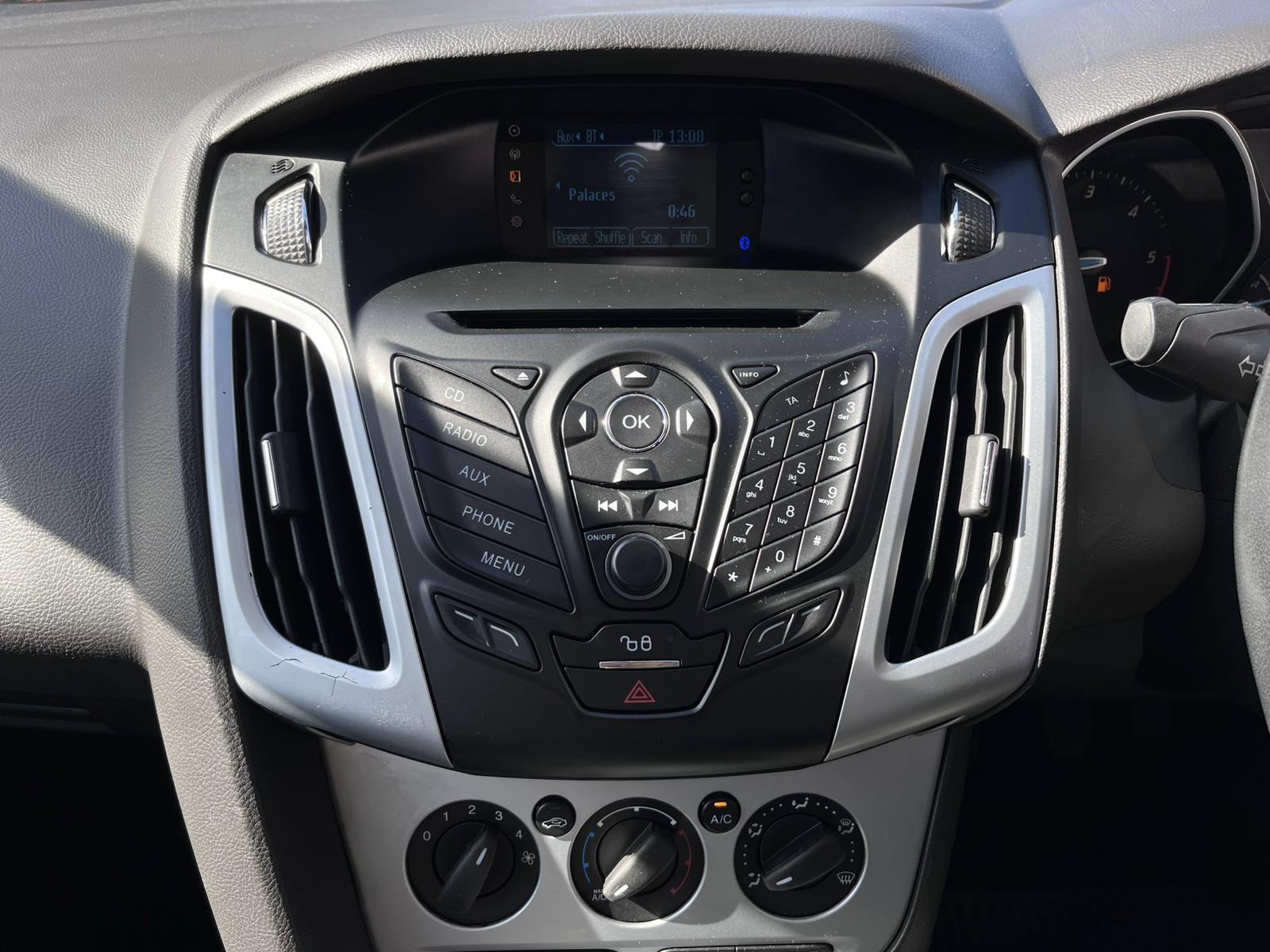 Ford Focus 1.6 TDCi Zetec Hatchback 5dr Diesel Manual Euro 5 (s/s) (115 ps)