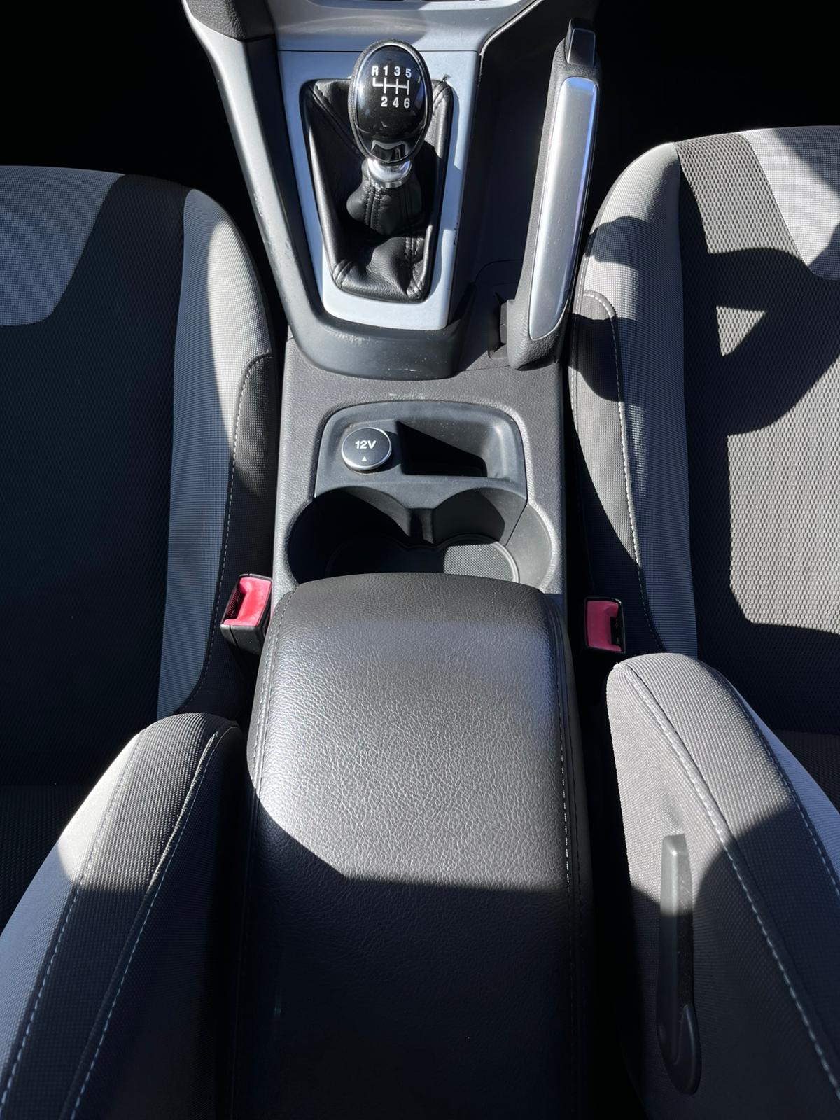 Ford Focus 1.6 TDCi Zetec Hatchback 5dr Diesel Manual Euro 5 (s/s) (115 ps)