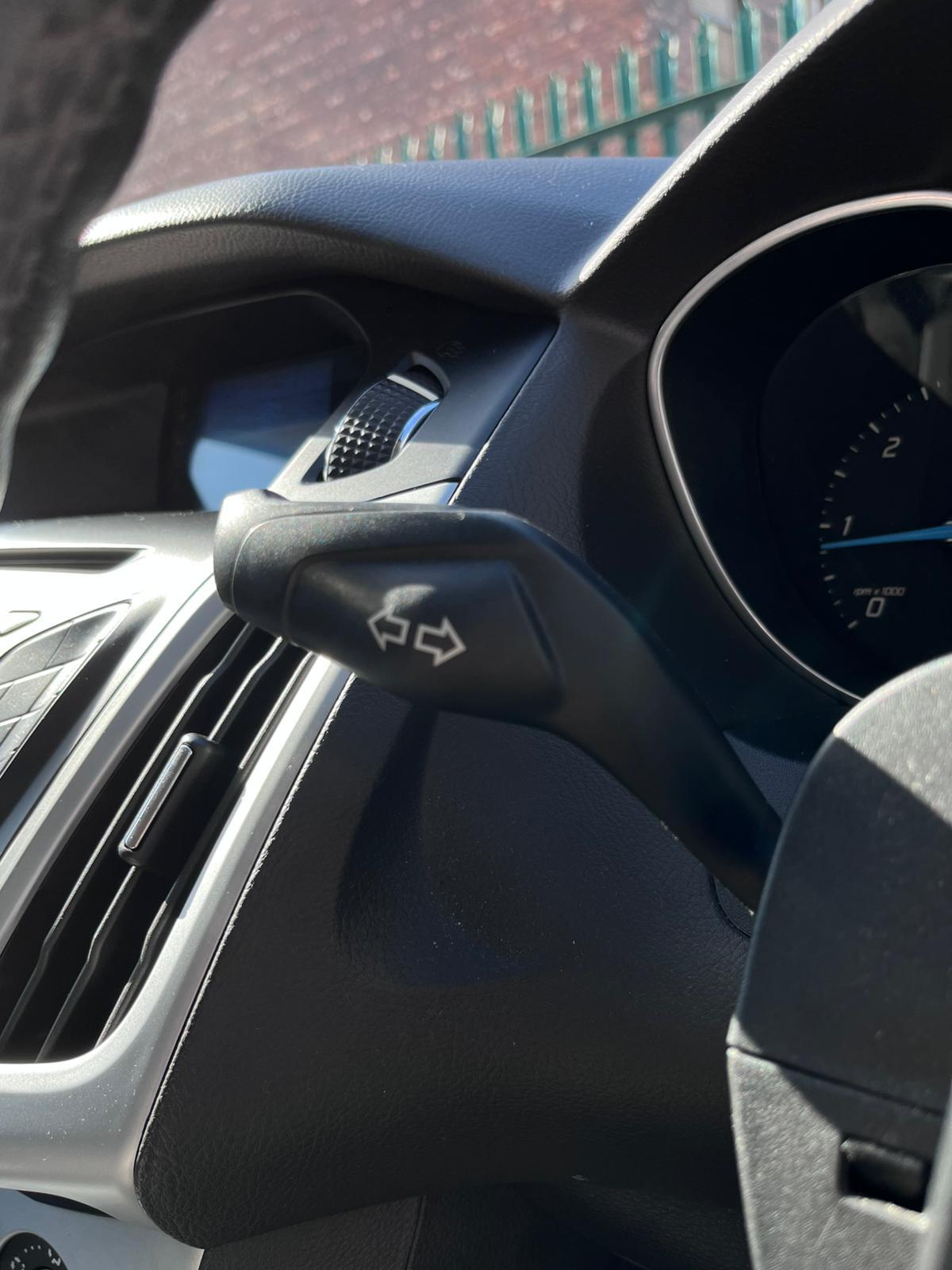 Ford Focus 1.6 TDCi Zetec Hatchback 5dr Diesel Manual Euro 5 (s/s) (115 ps)