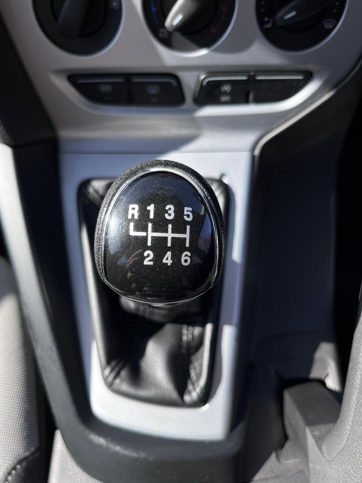 Ford Focus 1.6 TDCi Zetec Hatchback 5dr Diesel Manual Euro 5 (s/s) (115 ps)