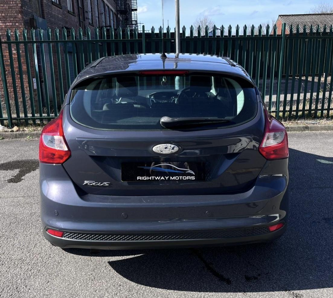 Ford Focus 1.6 TDCi Zetec Hatchback 5dr Diesel Manual Euro 5 (s/s) (115 ps)