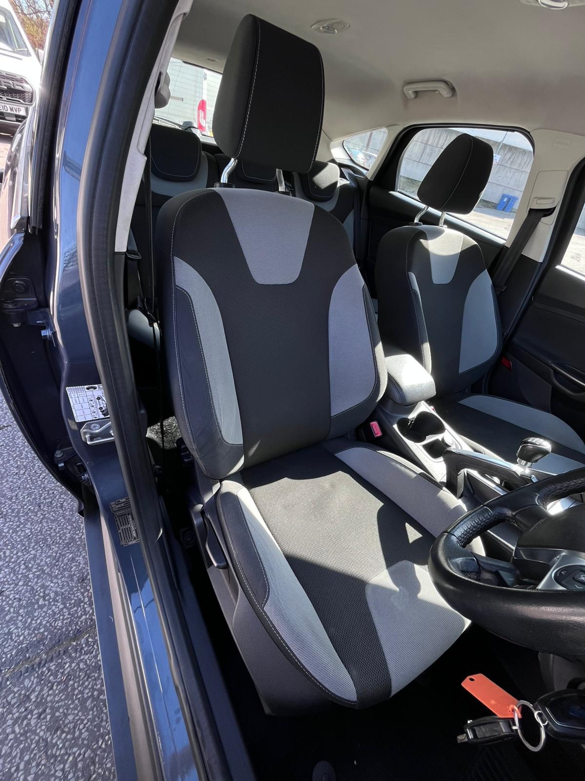 Ford Focus 1.6 TDCi Zetec Hatchback 5dr Diesel Manual Euro 5 (s/s) (115 ps)