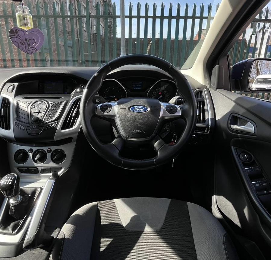 Ford Focus 1.6 TDCi Zetec Hatchback 5dr Diesel Manual Euro 5 (s/s) (115 ps)