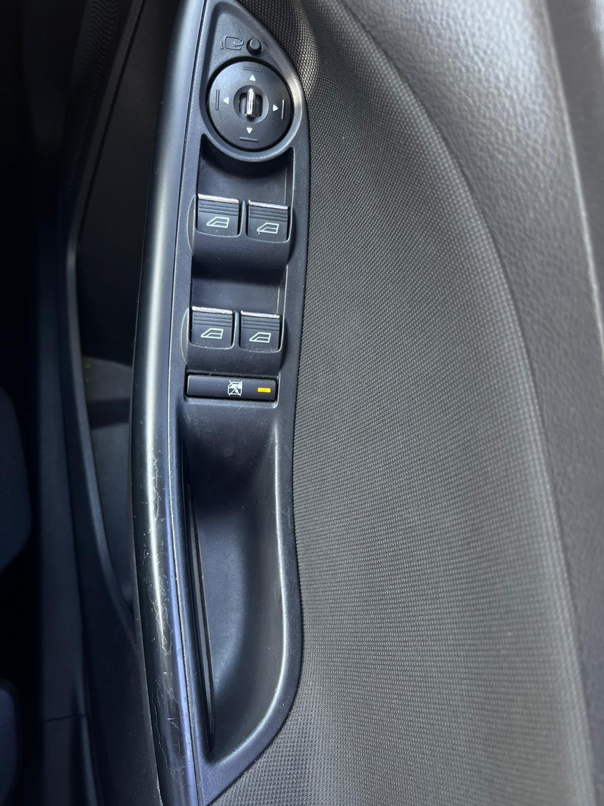 Ford Focus 1.6 TDCi Zetec Hatchback 5dr Diesel Manual Euro 5 (s/s) (115 ps)