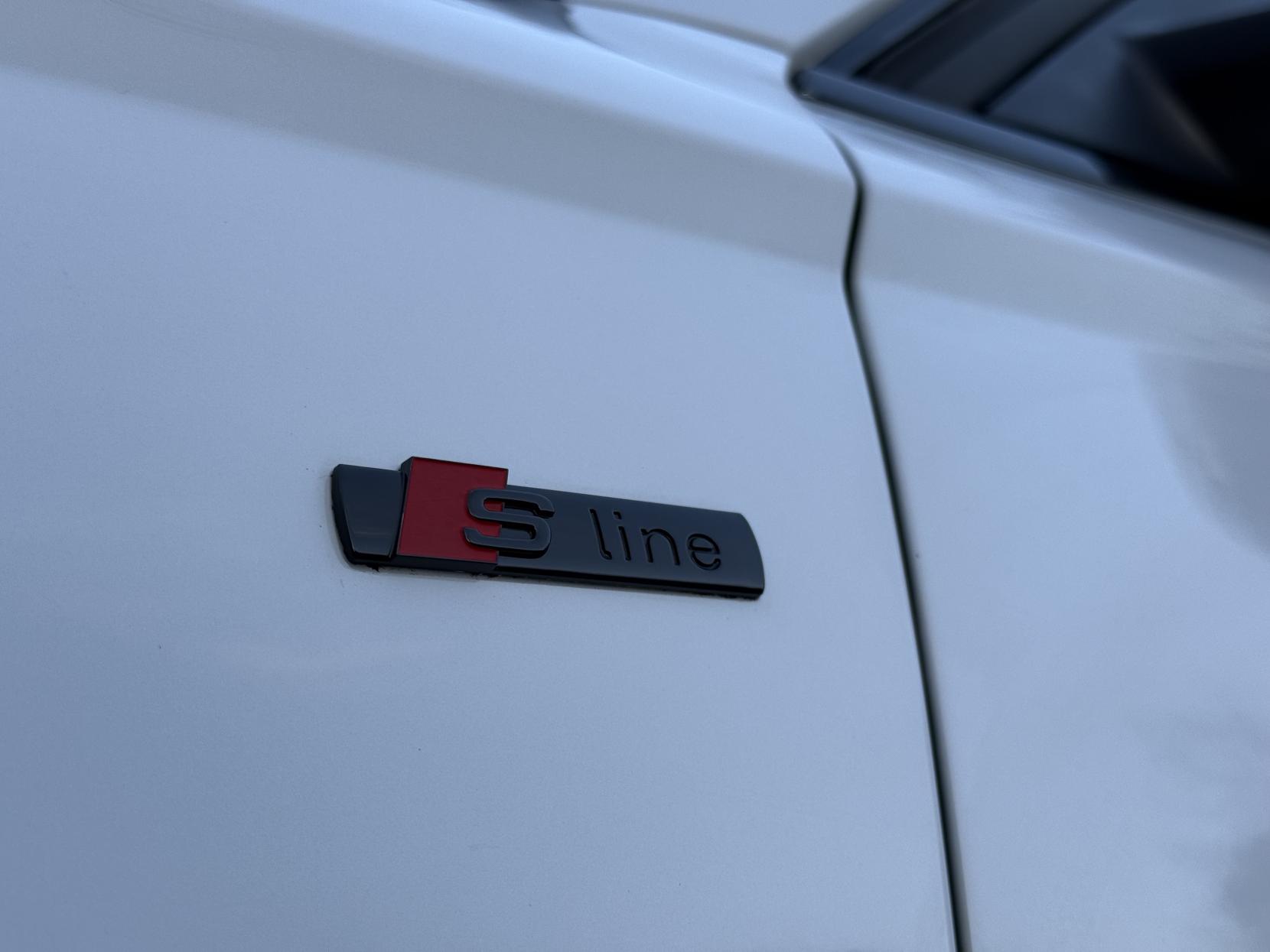 Audi A6 Saloon 2.0 TDI S line Saloon 4dr Diesel Multitronic Euro 5 (s/s) (177 ps)