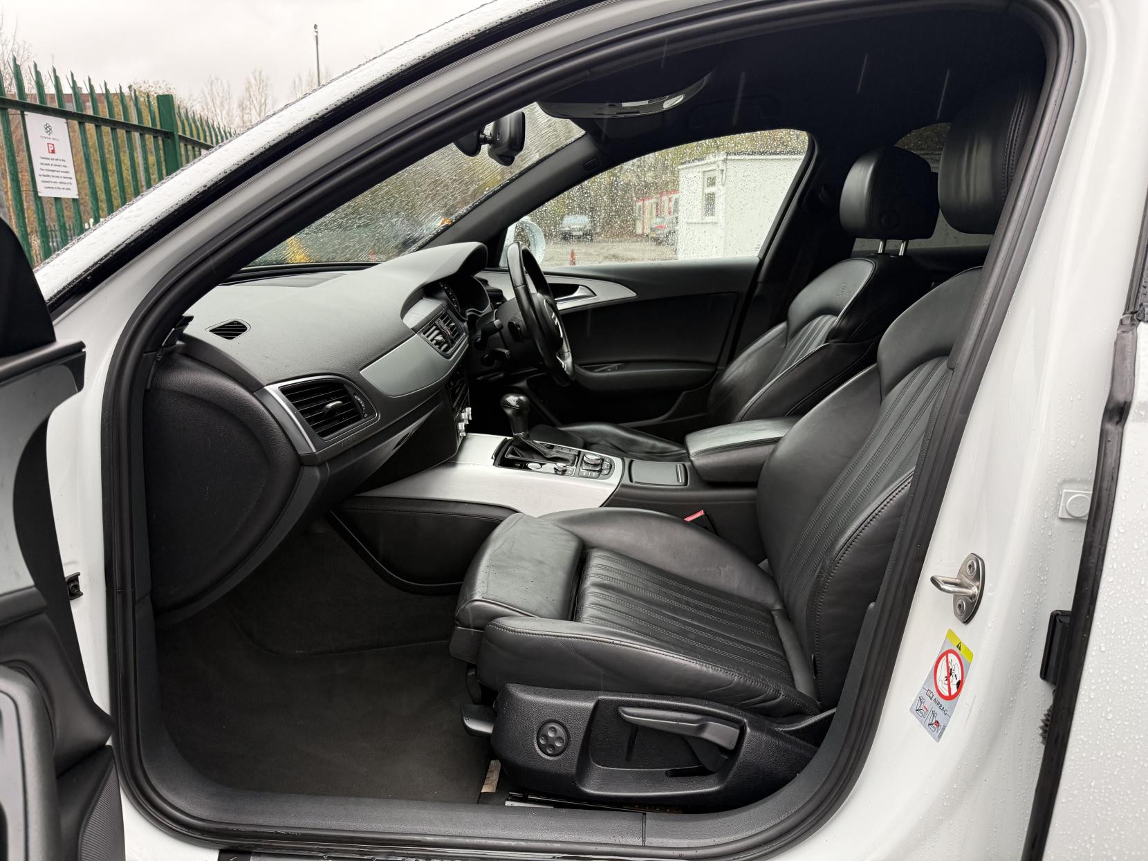 Audi A6 Saloon 2.0 TDI S line Saloon 4dr Diesel Multitronic Euro 5 (s/s) (177 ps)