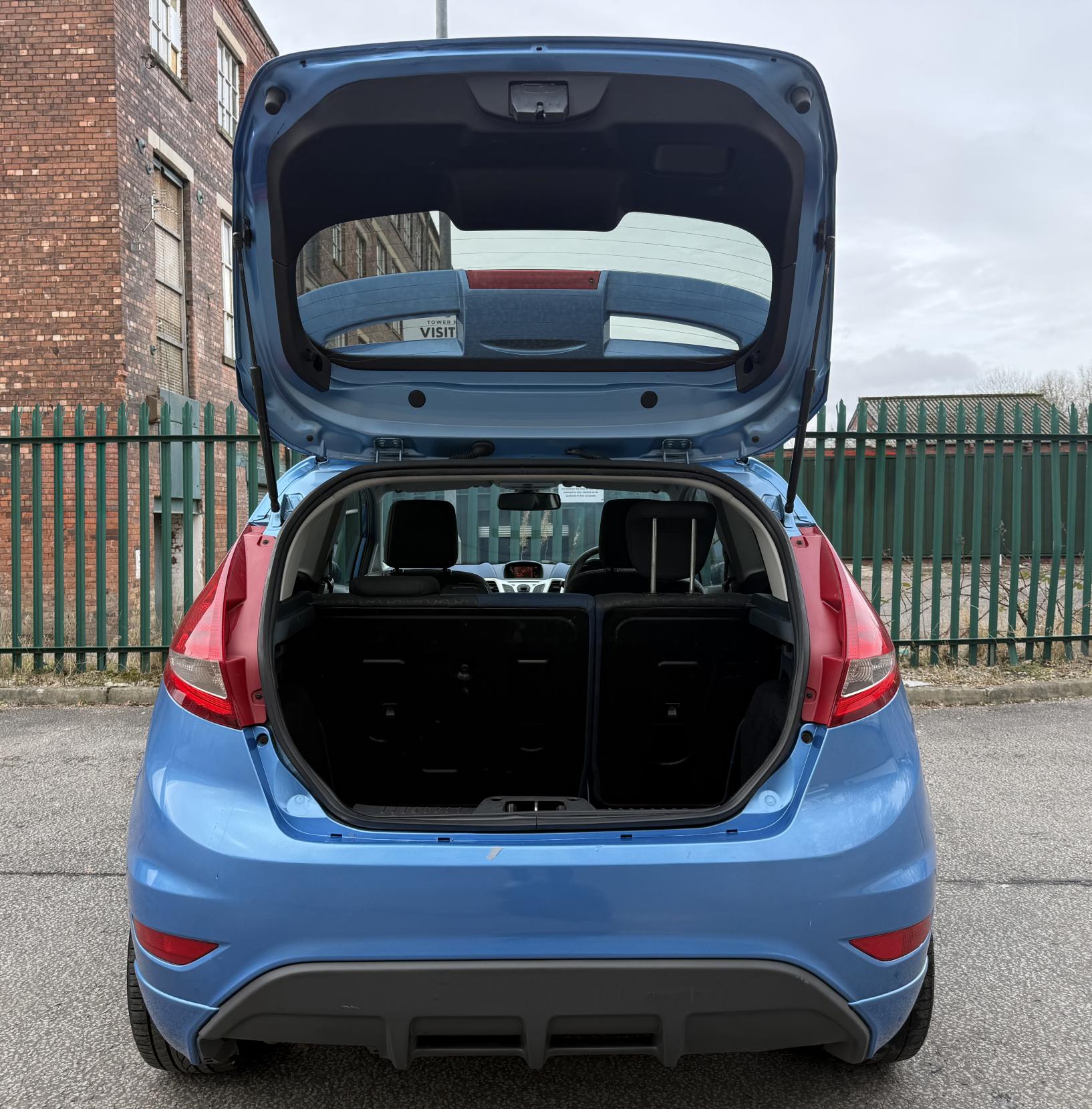 Ford Fiesta 1.6 Zetec S Hatchback 3dr Petrol Manual (139 g/km, 118 bhp)