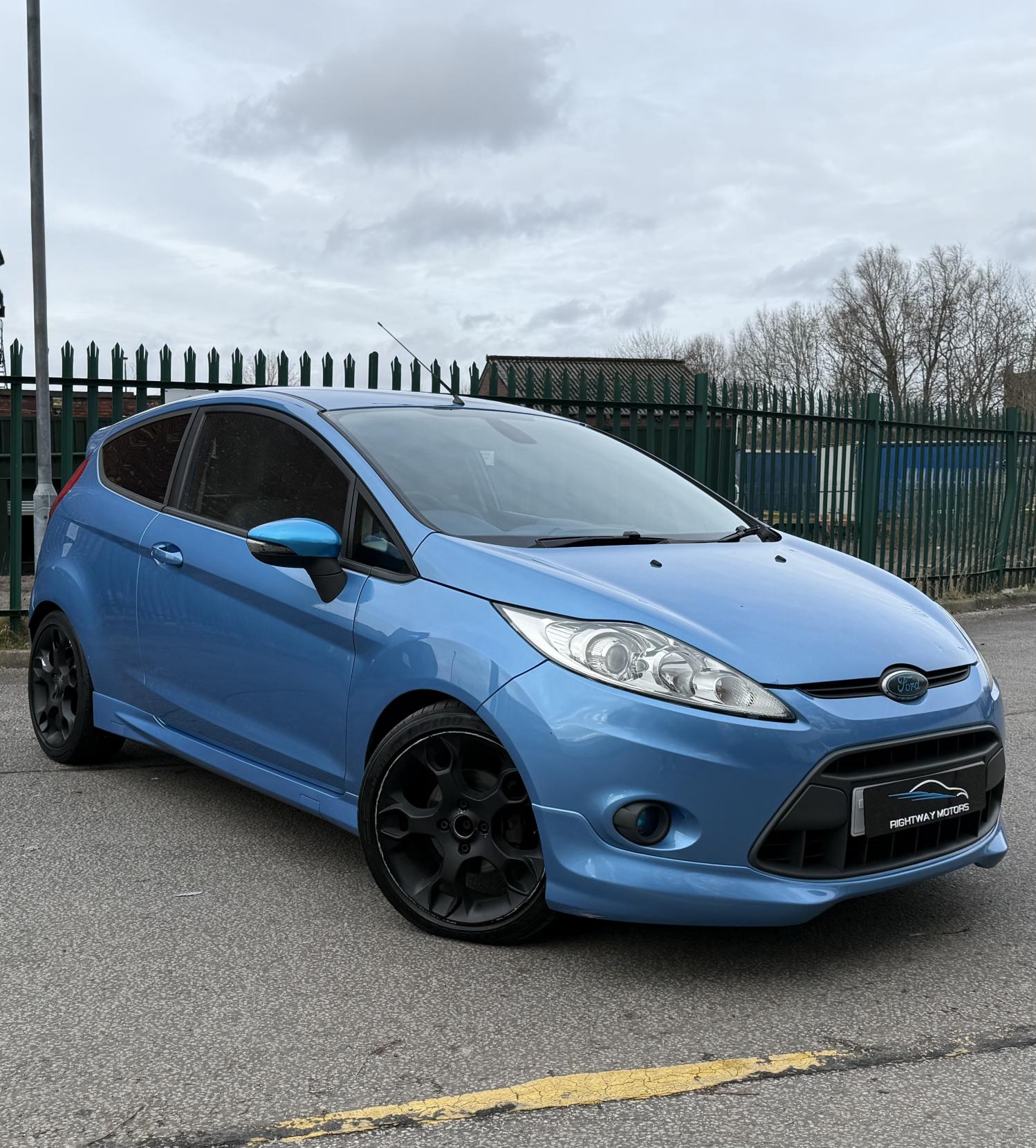 Ford Fiesta 1.6 Zetec S Hatchback 3dr Petrol Manual (139 g/km, 118 bhp)