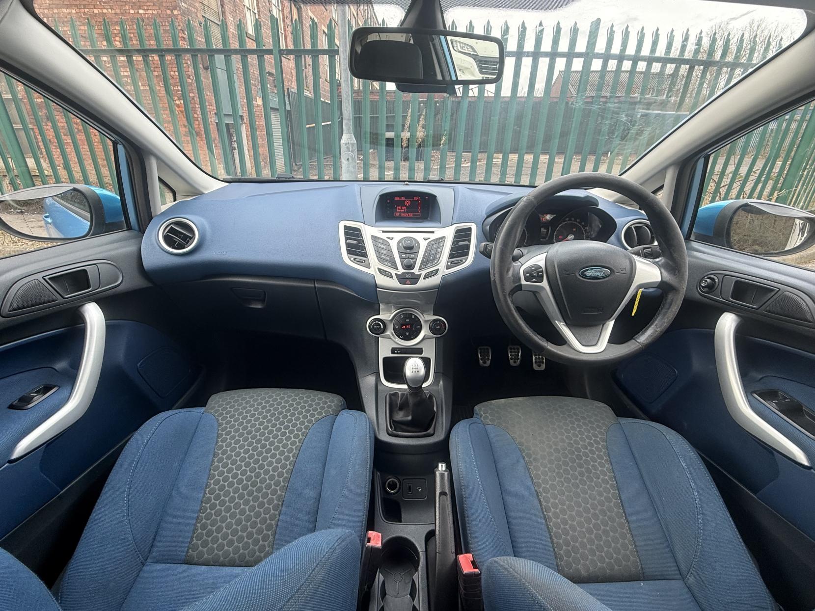 Ford Fiesta 1.6 Zetec S Hatchback 3dr Petrol Manual (139 g/km, 118 bhp)