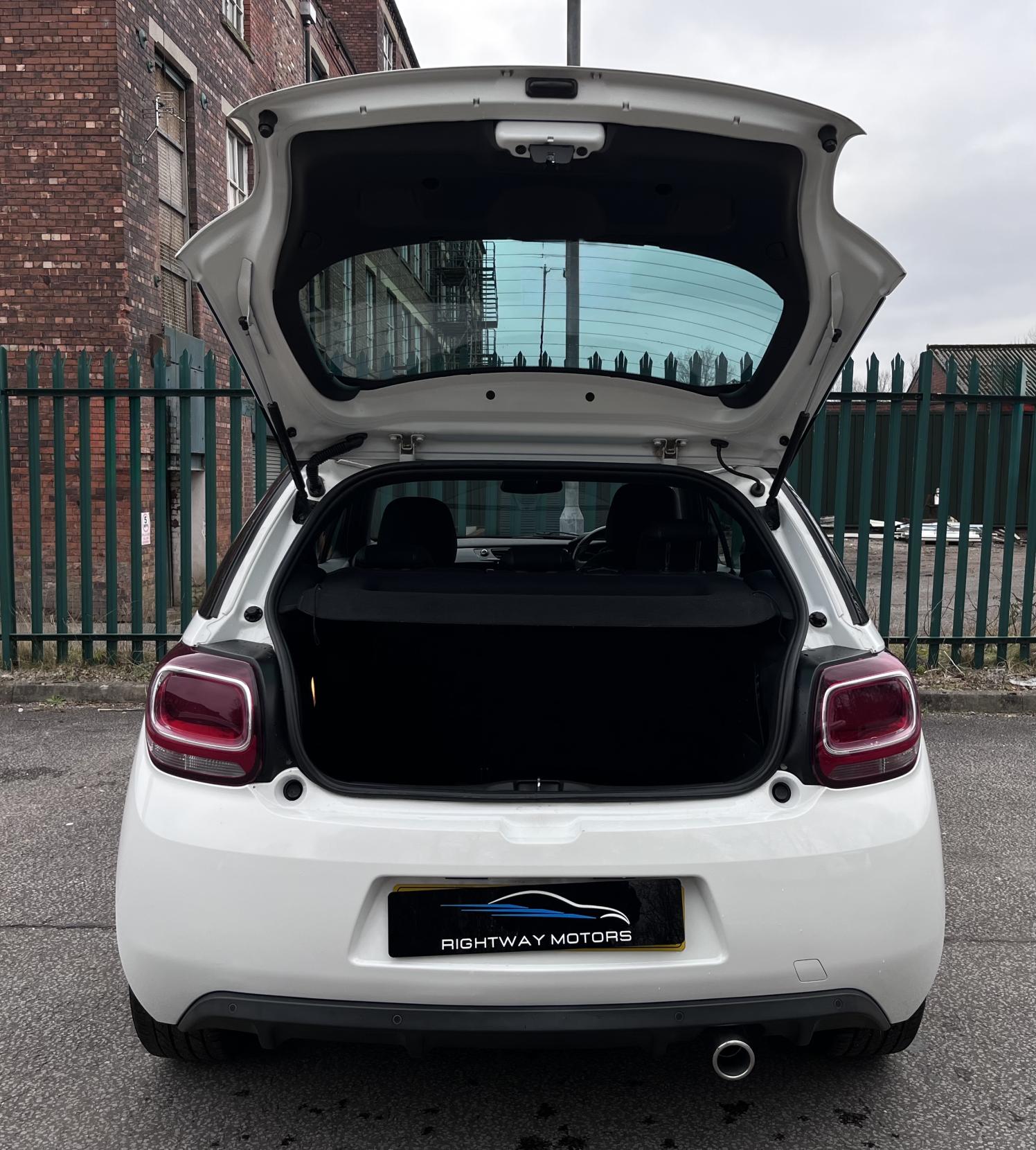 DS AUTOMOBILES DS 3 1.6 BlueHDi DStyle Nav Hatchback 3dr Diesel Manual Euro 6 (s/s) (100 ps)