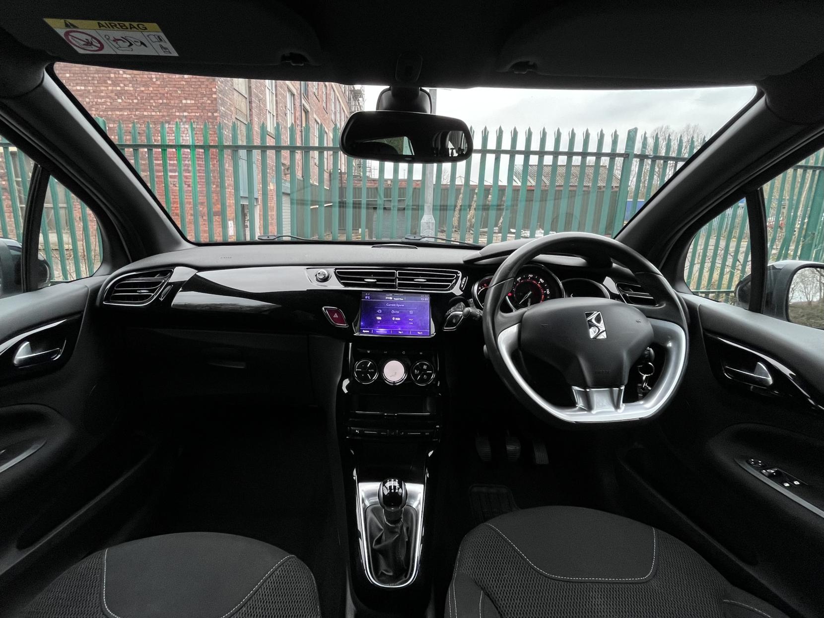 DS AUTOMOBILES DS 3 1.6 BlueHDi DStyle Nav Hatchback 3dr Diesel Manual Euro 6 (s/s) (100 ps)