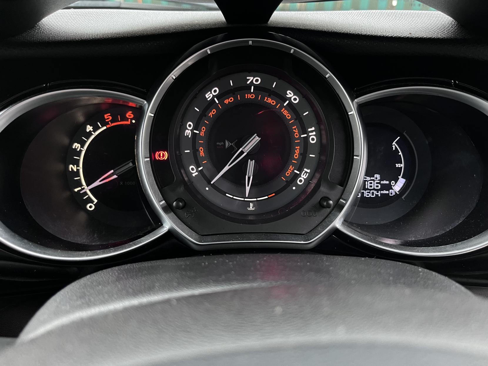 DS AUTOMOBILES DS 3 1.6 BlueHDi DStyle Nav Hatchback 3dr Diesel Manual Euro 6 (s/s) (100 ps)