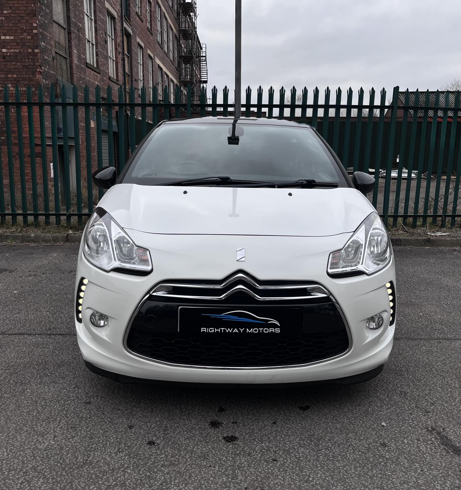 DS AUTOMOBILES DS 3 1.6 BlueHDi DStyle Nav Hatchback 3dr Diesel Manual Euro 6 (s/s) (100 ps)
