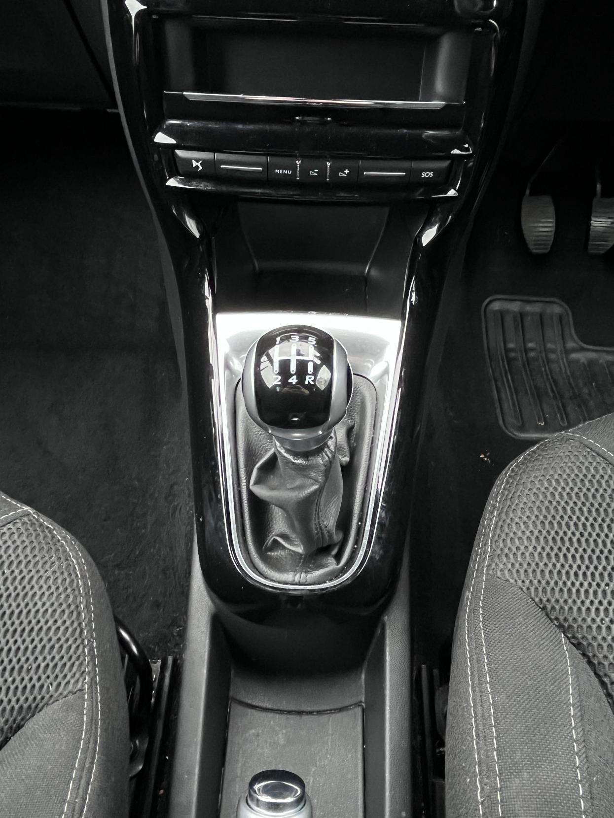 DS AUTOMOBILES DS 3 1.6 BlueHDi DStyle Nav Hatchback 3dr Diesel Manual Euro 6 (s/s) (100 ps)