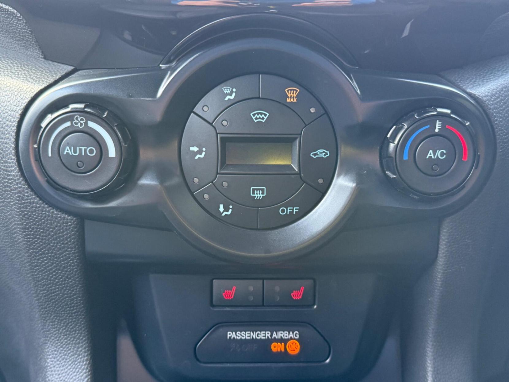 Ford EcoSport 1.0T EcoBoost Titanium 2WD Euro 5 (s/s) 5dr