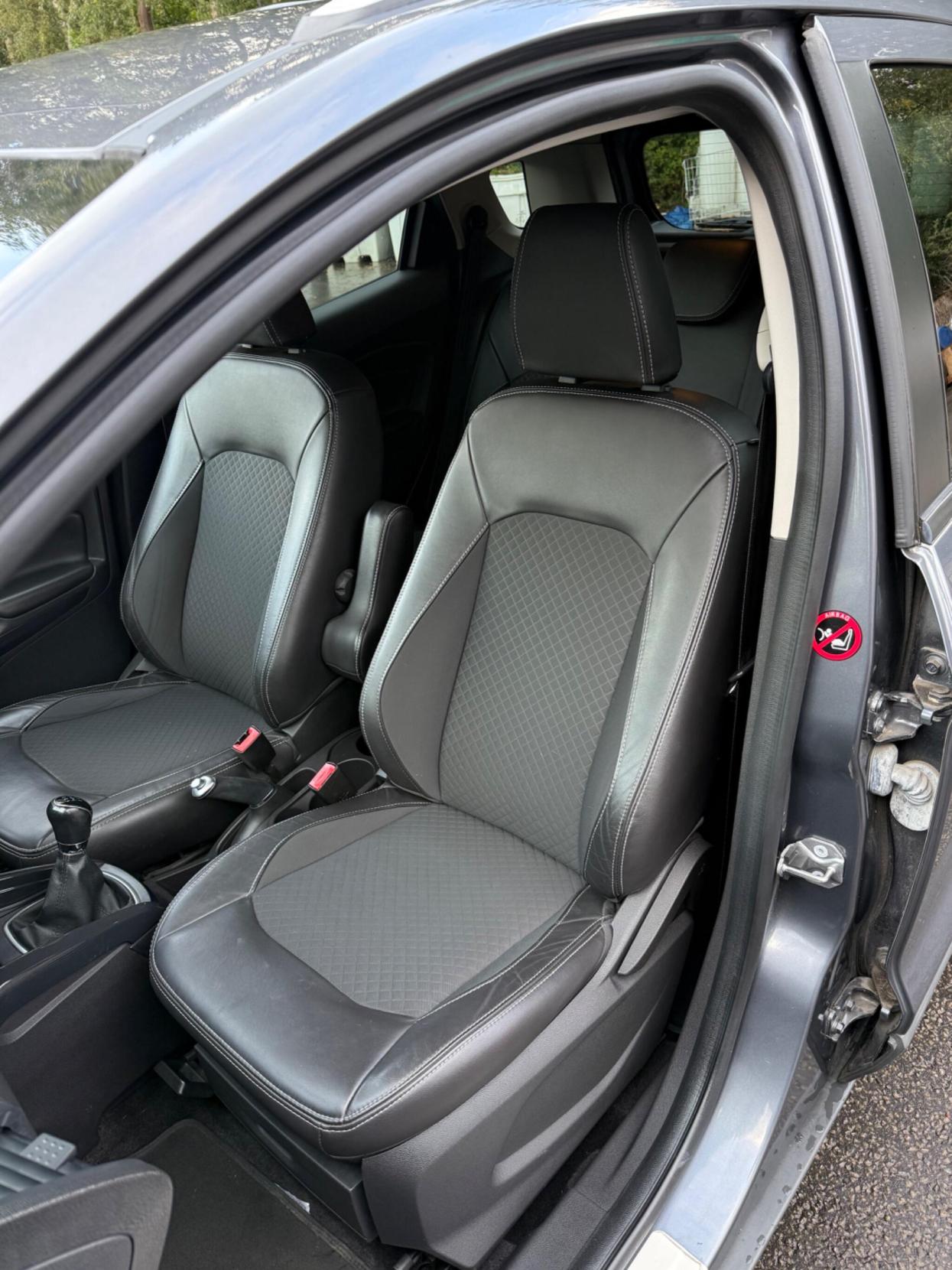 Ford EcoSport 1.0T EcoBoost Titanium 2WD Euro 5 (s/s) 5dr