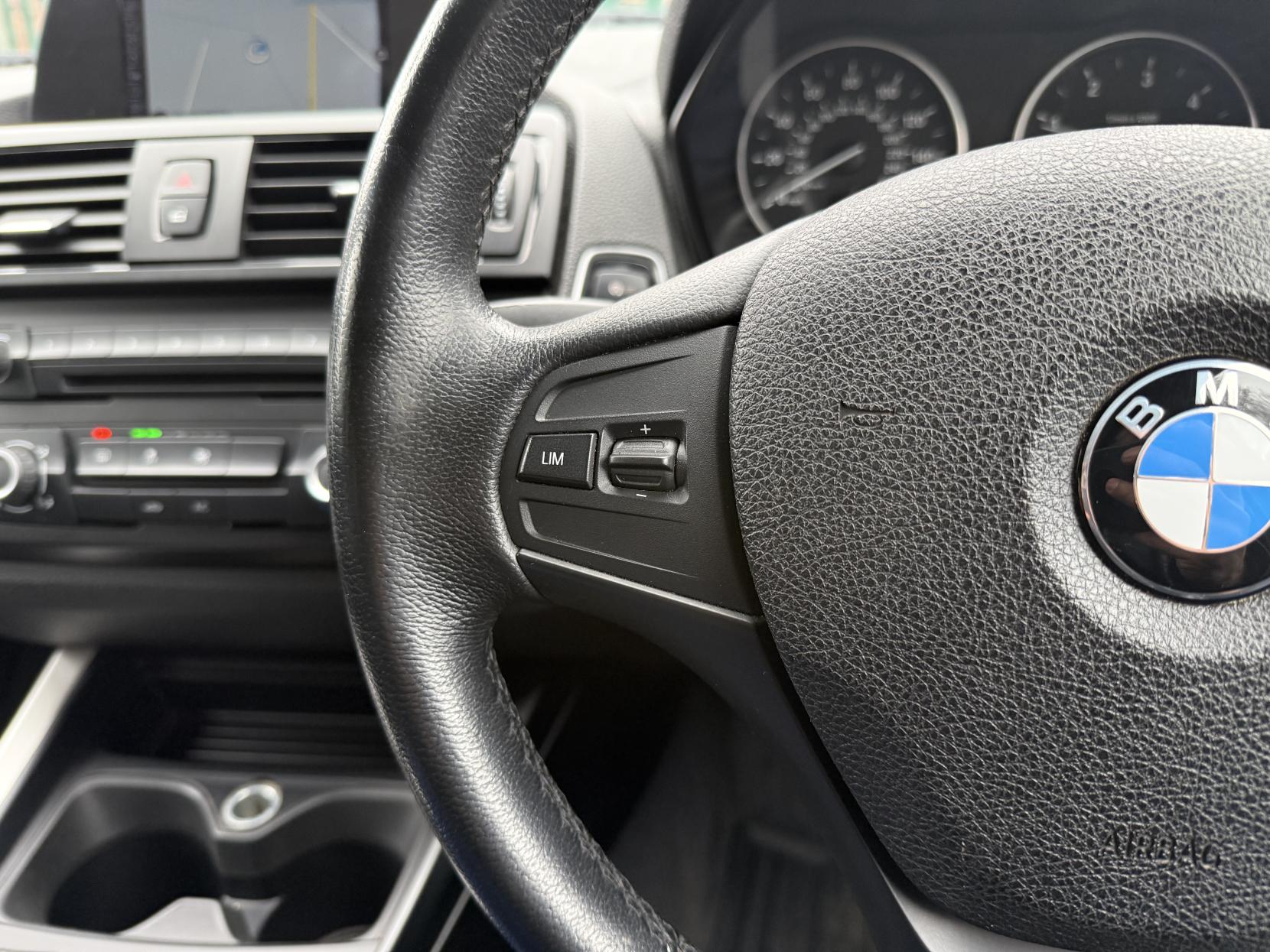 BMW 1 Series 2.0 120d SE Hatchback 5dr Diesel Manual xDrive Euro 5 (s/s) (184 ps)