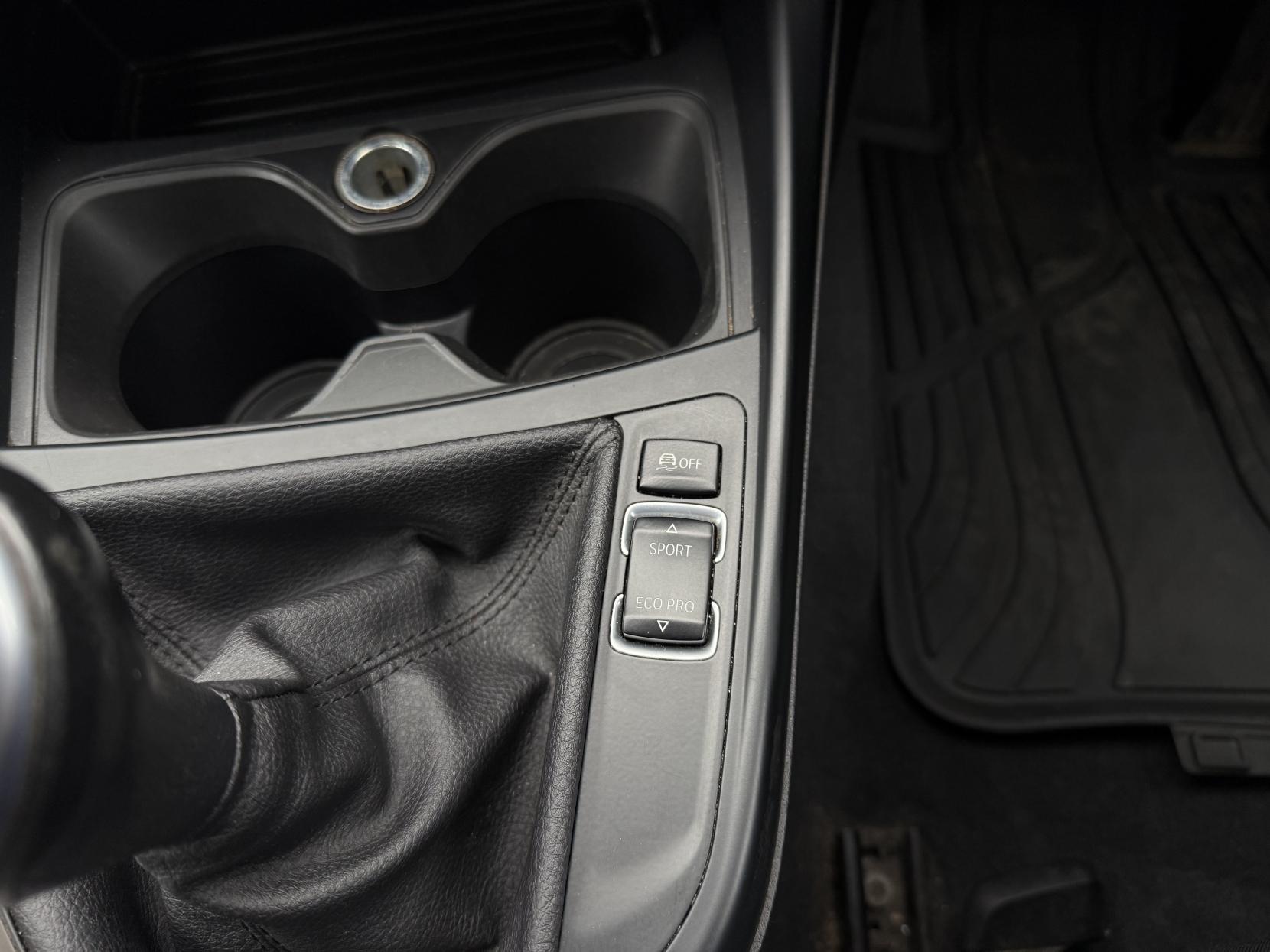 BMW 1 Series 2.0 120d SE Hatchback 5dr Diesel Manual xDrive Euro 5 (s/s) (184 ps)