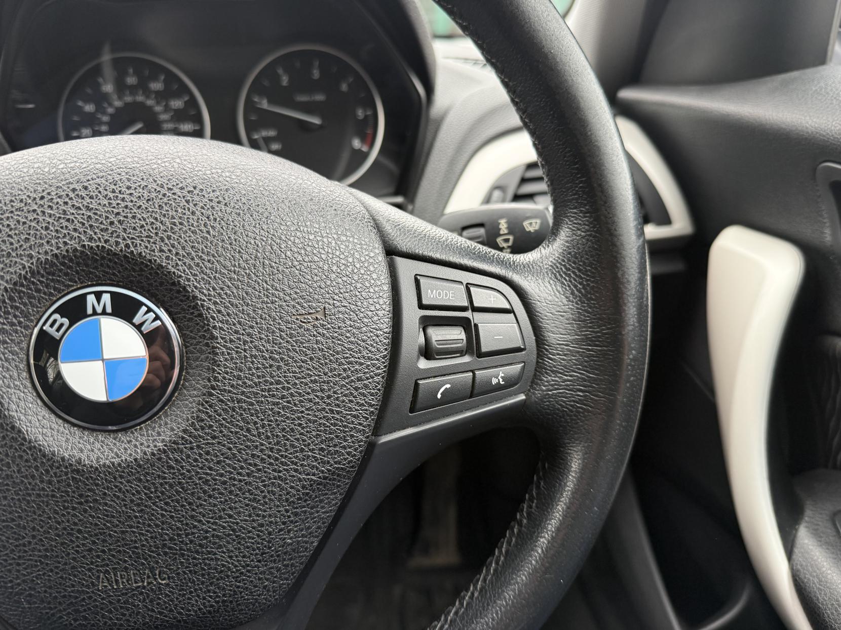 BMW 1 Series 2.0 120d SE Hatchback 5dr Diesel Manual xDrive Euro 5 (s/s) (184 ps)