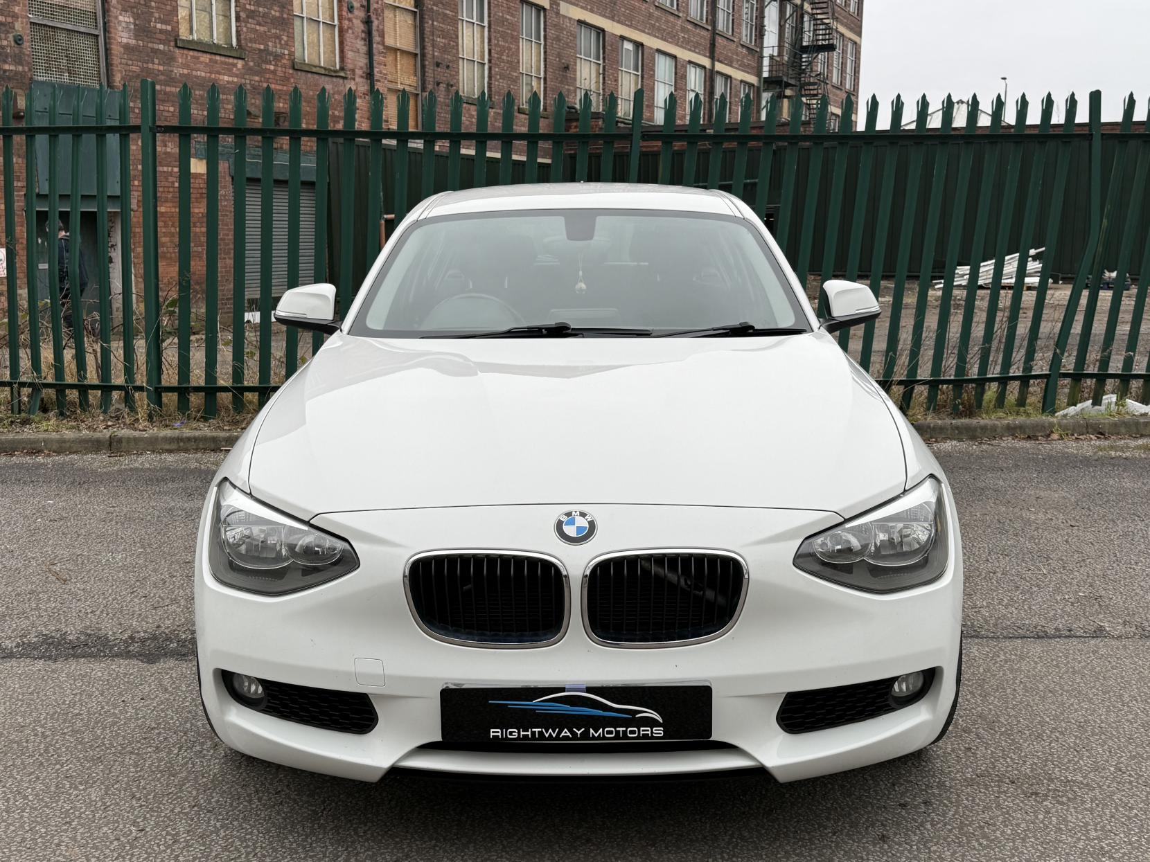 BMW 1 Series 2.0 120d SE Hatchback 5dr Diesel Manual xDrive Euro 5 (s/s) (184 ps)