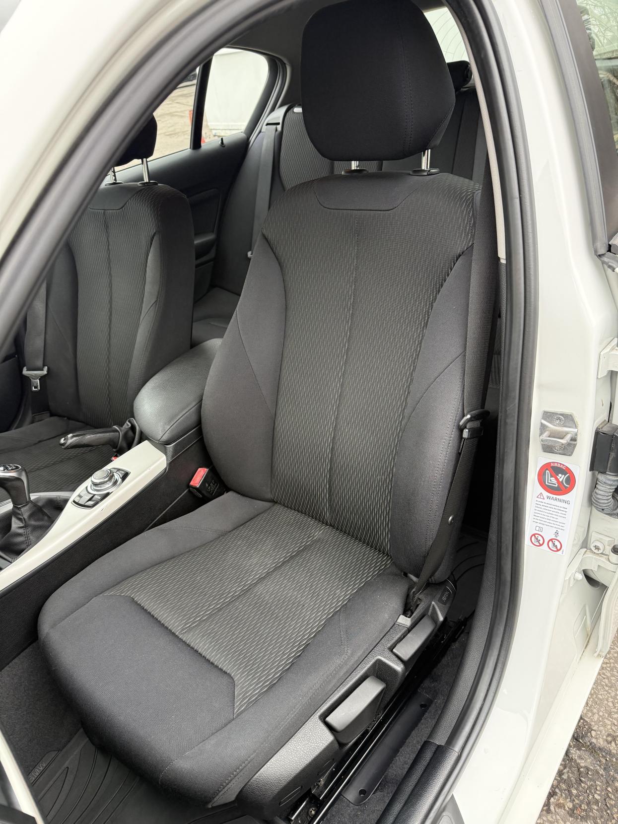 BMW 1 Series 2.0 120d SE Hatchback 5dr Diesel Manual xDrive Euro 5 (s/s) (184 ps)