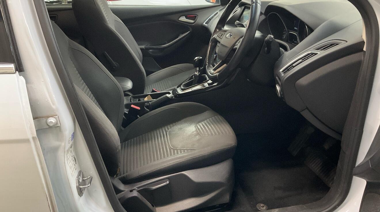 Ford Focus 1.0T EcoBoost Titanium Euro 6 (s/s) 5dr