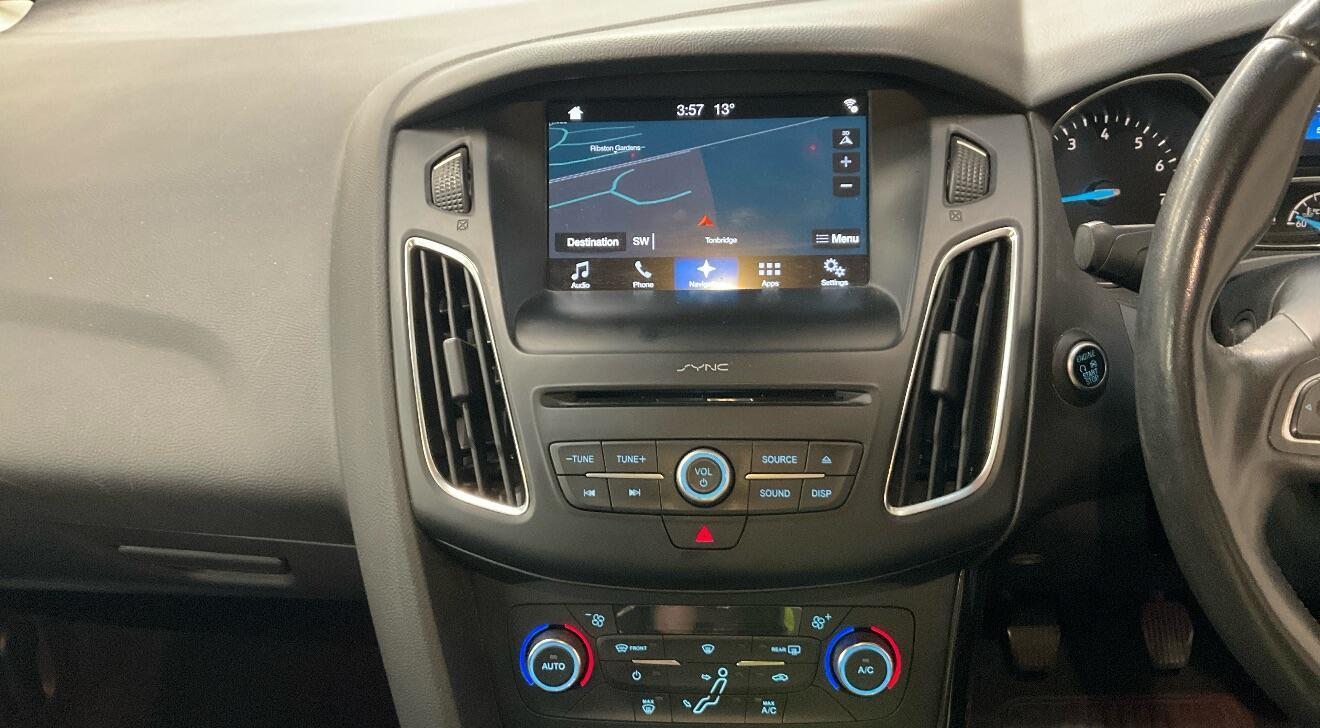 Ford Focus 1.0T EcoBoost Titanium Euro 6 (s/s) 5dr