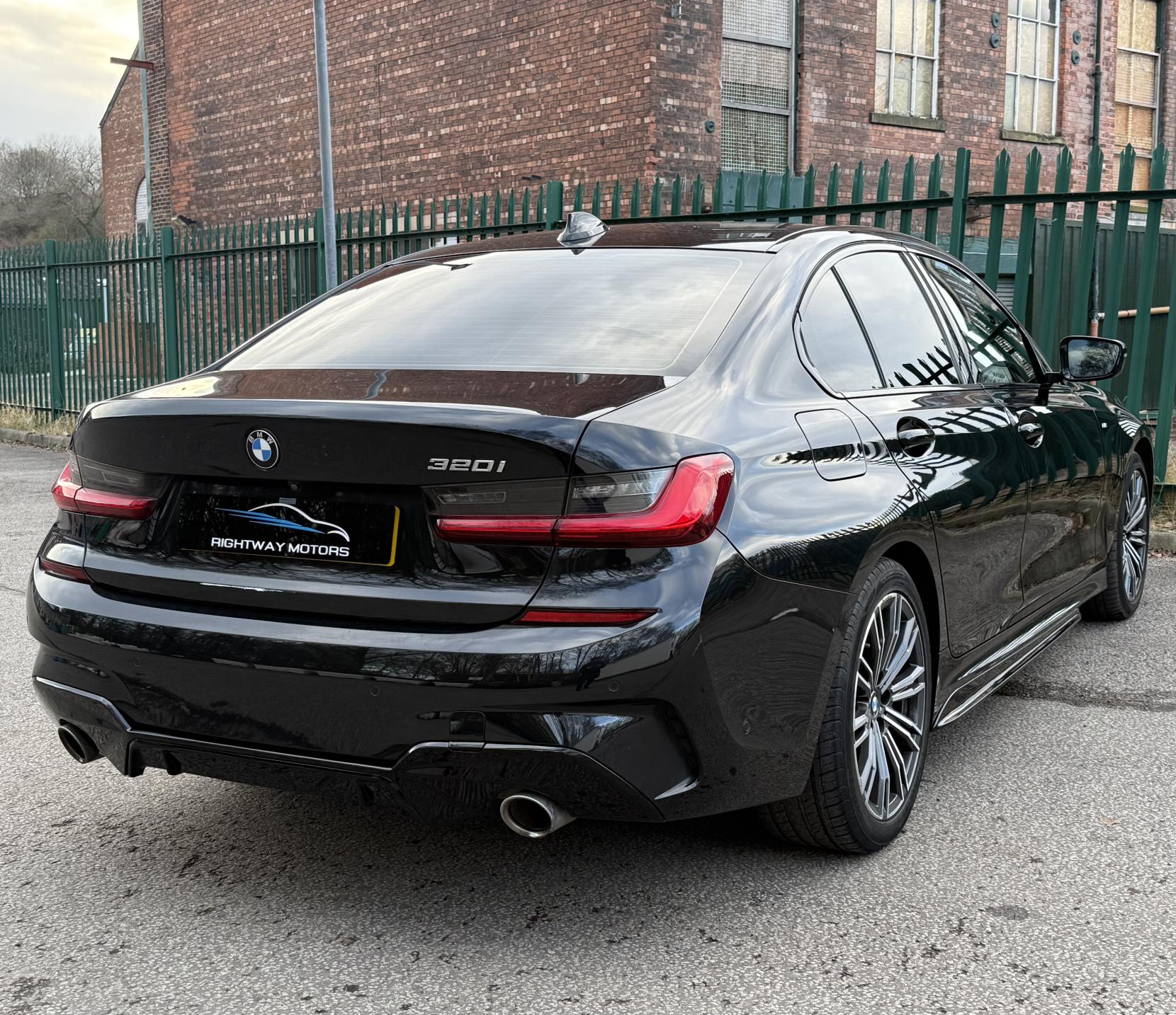 BMW 3 Series 2.0 320i M Sport Saloon 4dr Petrol Auto Euro 6 (s/s) (184 ps)